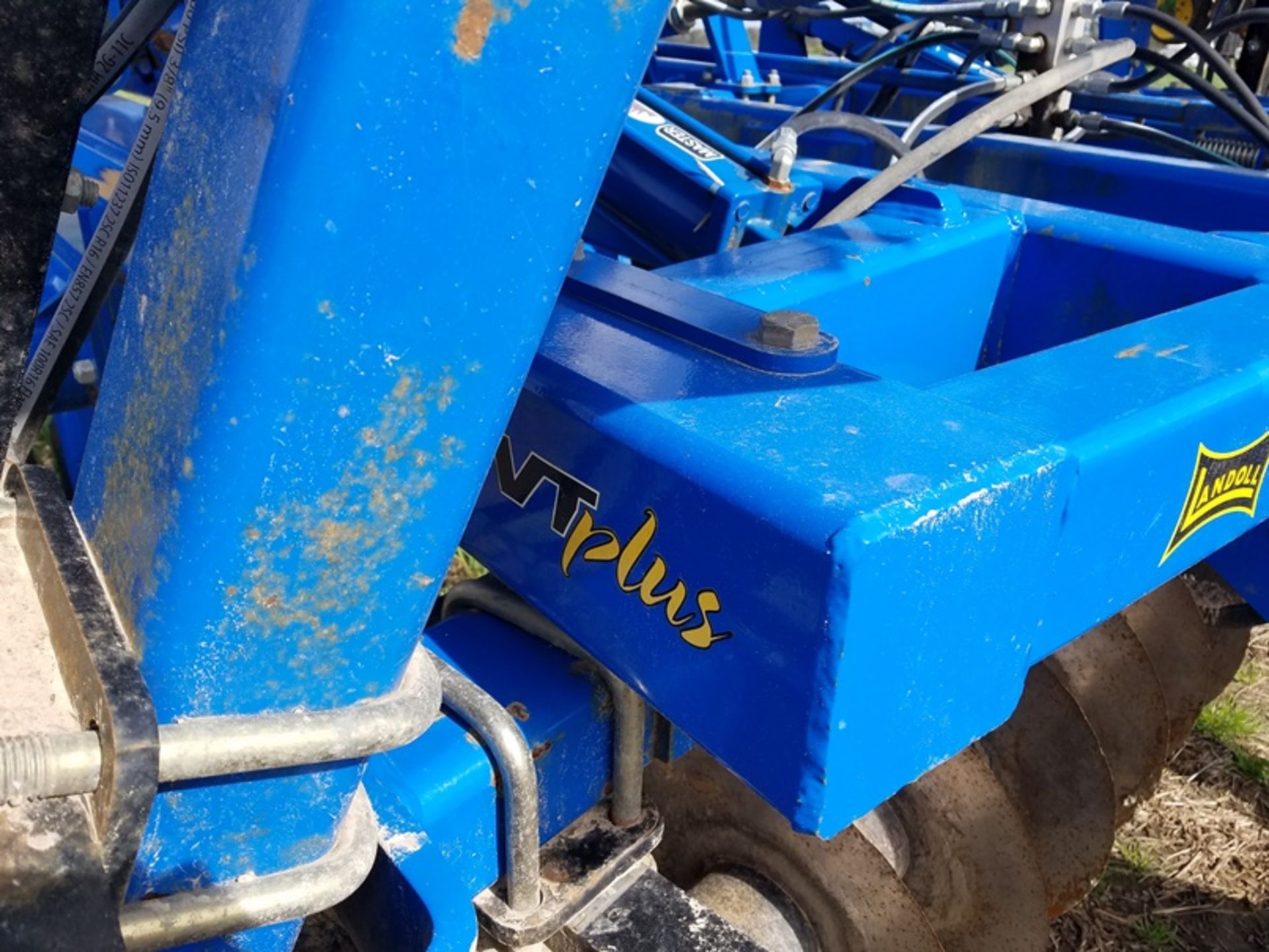 Landoll 7431 variable tillage disc 28' - Image 2 of 6