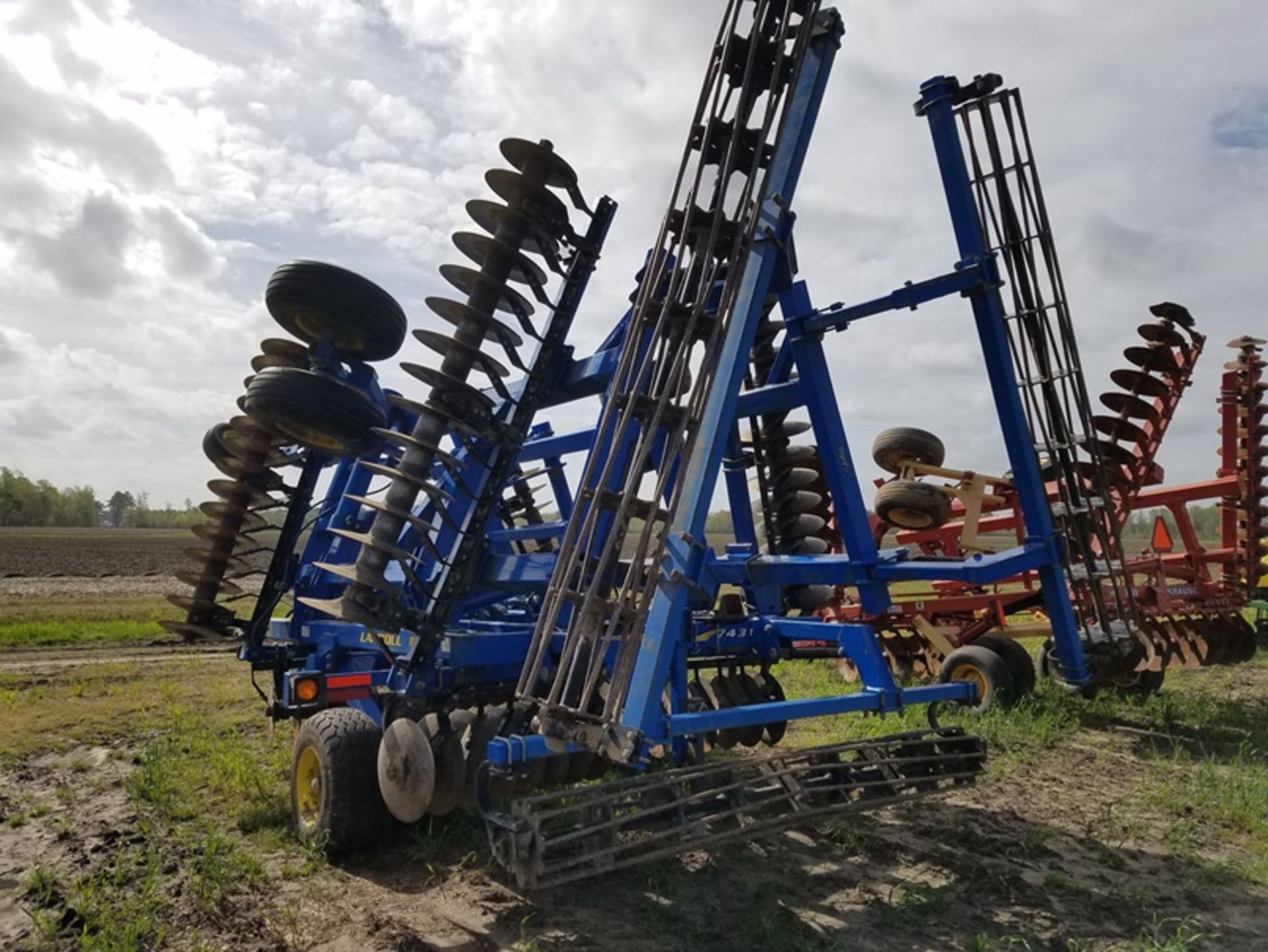 Landoll 7431 variable tillage disc 28' - Image 5 of 6