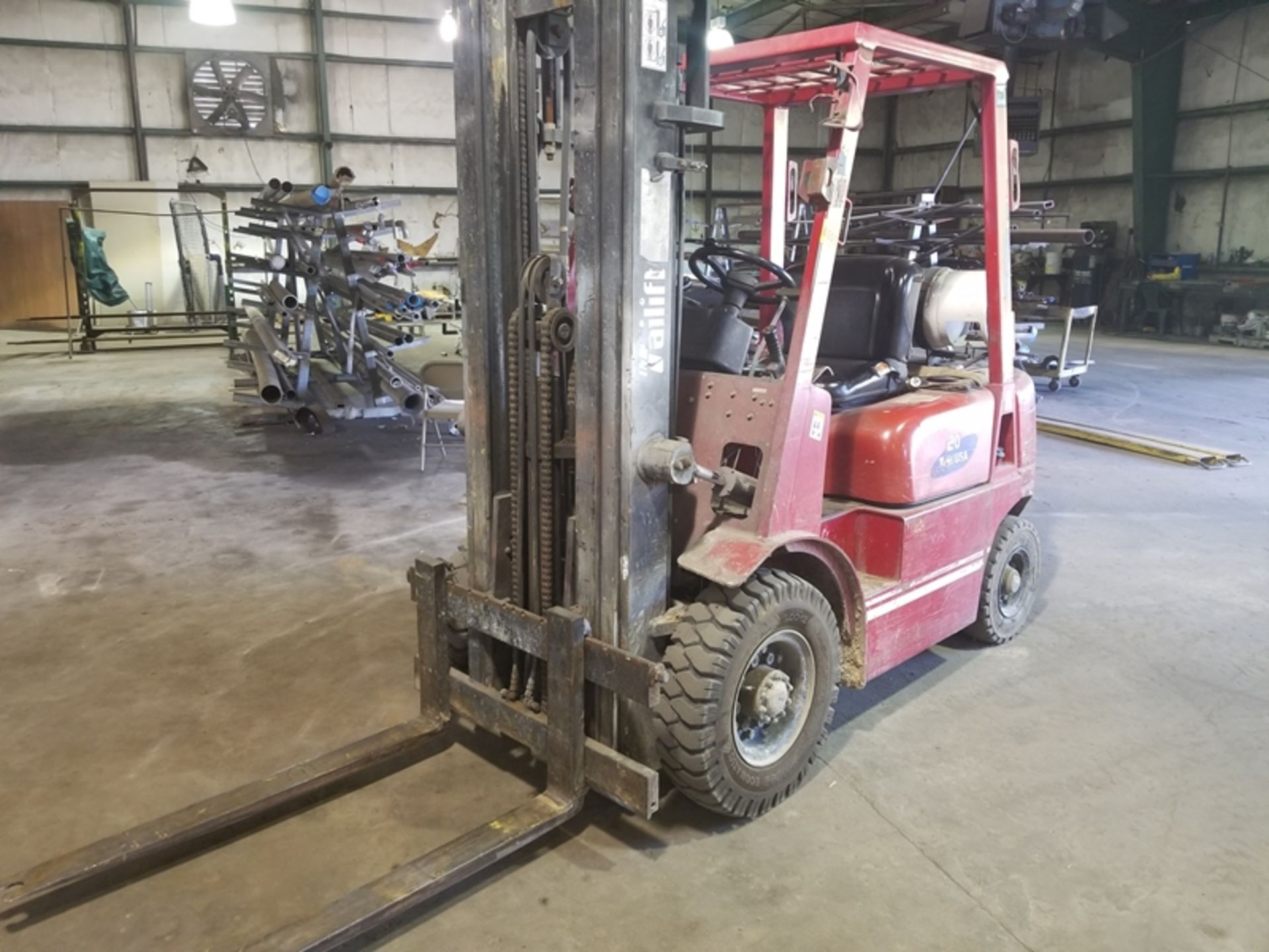 TAILIFT 20 forklift LP gas, semi-pneumatic tire