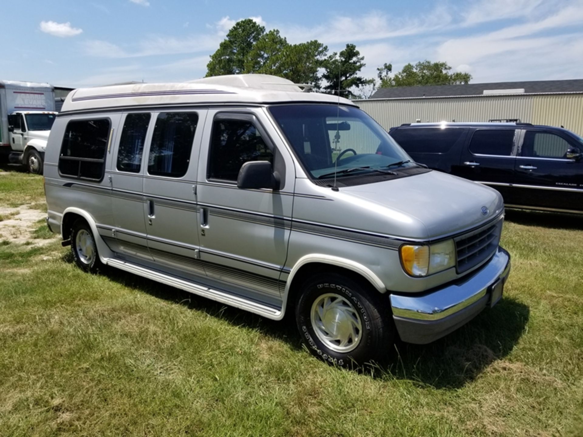 1994 Ford Econoline 150 Conversion Van vin #1FDEE14N1RHA74587173,526 miles - Image 2 of 7