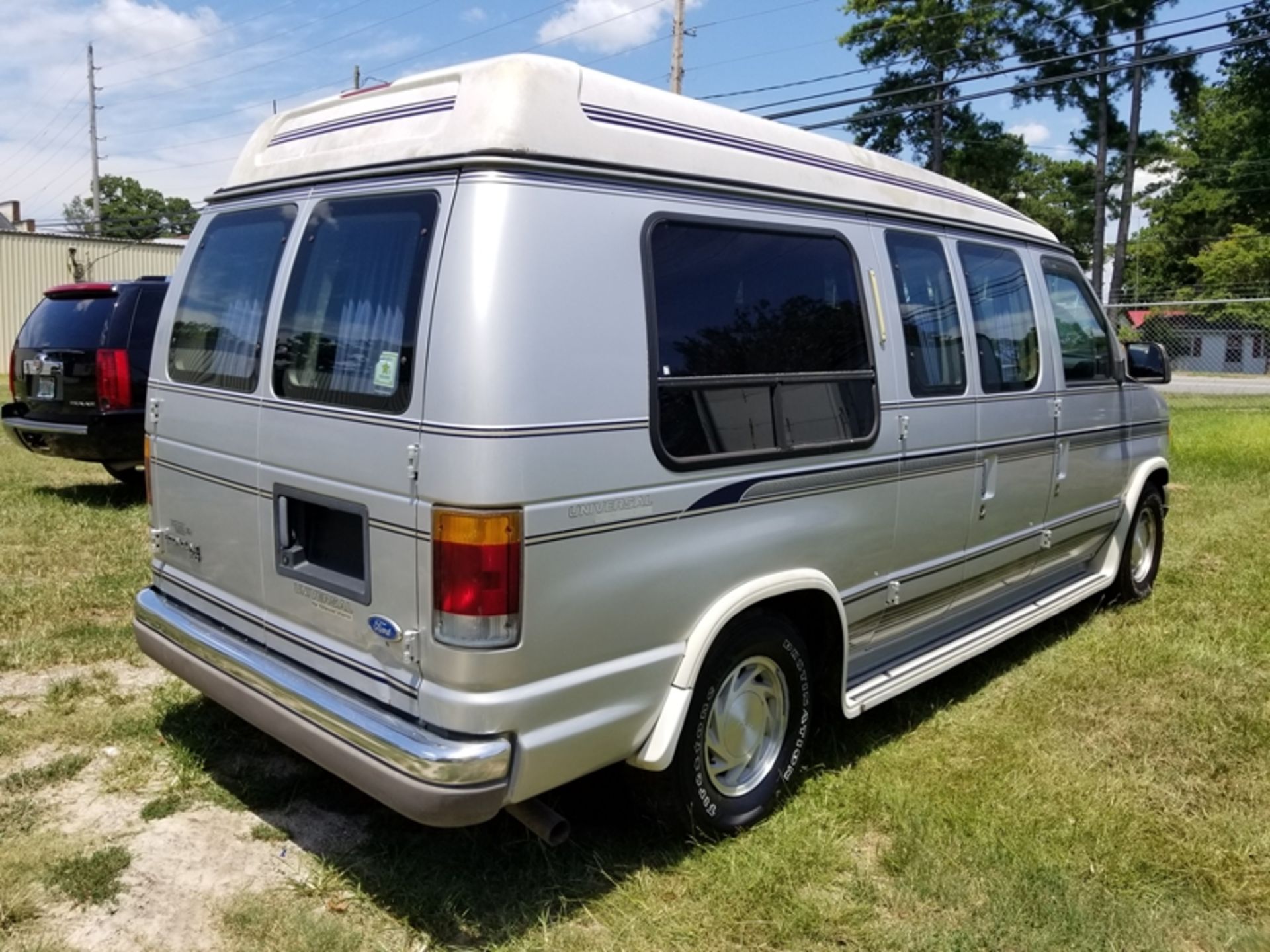 1994 Ford Econoline 150 Conversion Van vin #1FDEE14N1RHA74587173,526 miles - Image 3 of 7