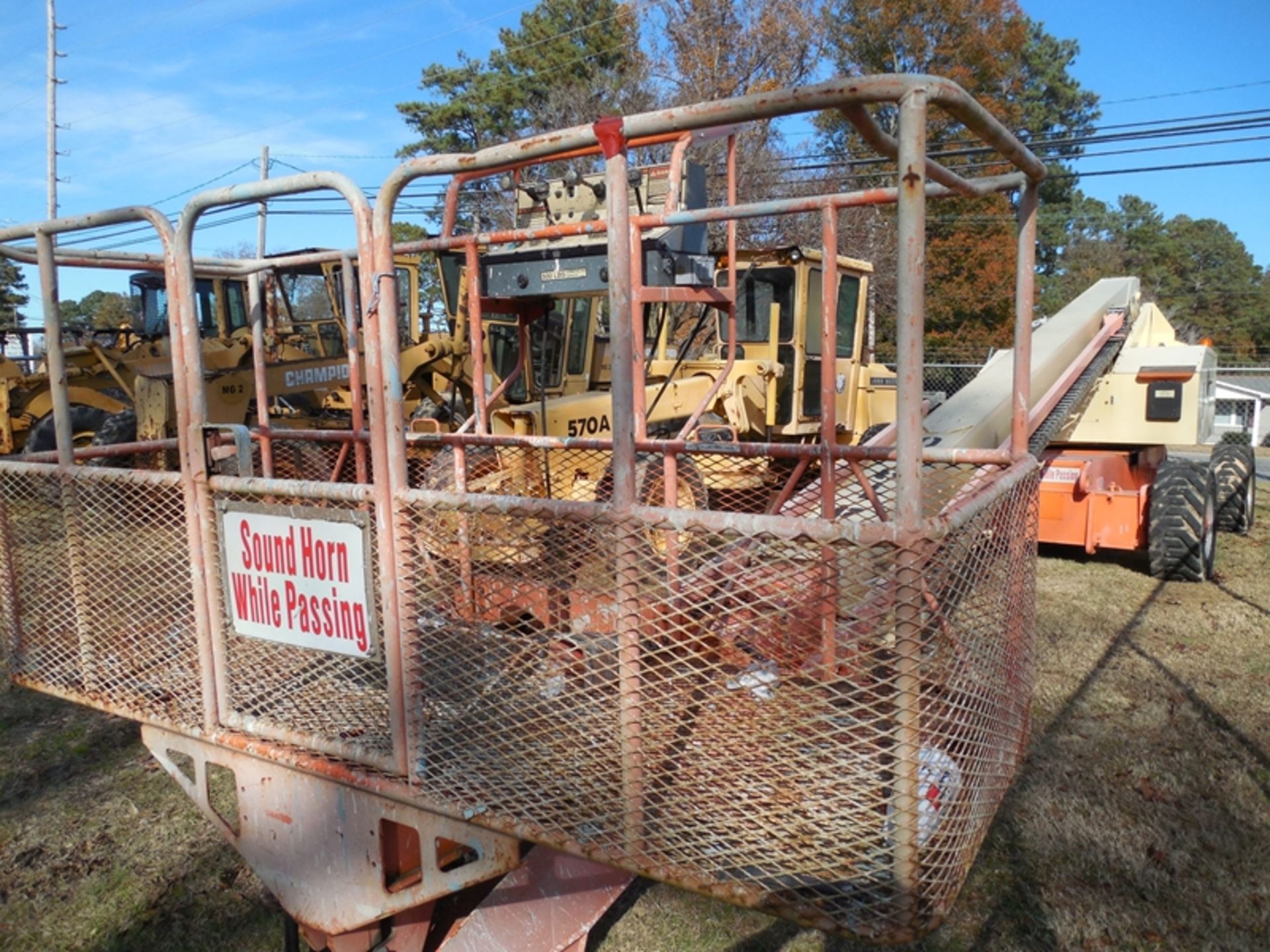 JLG 110HX AWD all-terrain aerial lift 110' height 500lb unrestricted weight load SERIAL 0300023855 - Image 3 of 6