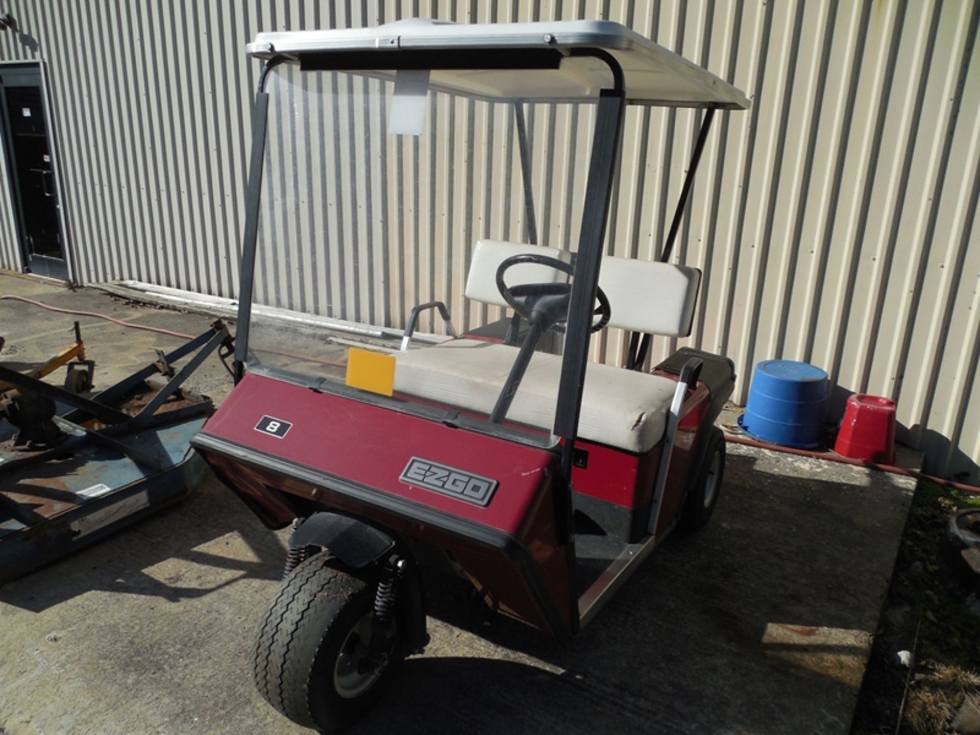 EZ Go 3 wheel golf cart not running - Image 2 of 3