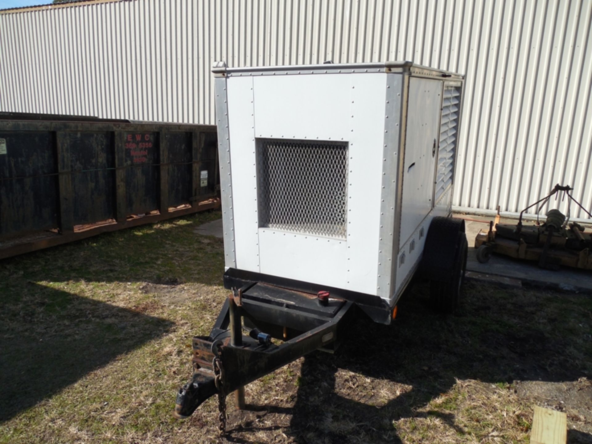 Onan gas generator 30 KW 3 phase on trailer self contained showing 422 hrs self contained showing - Image 2 of 6