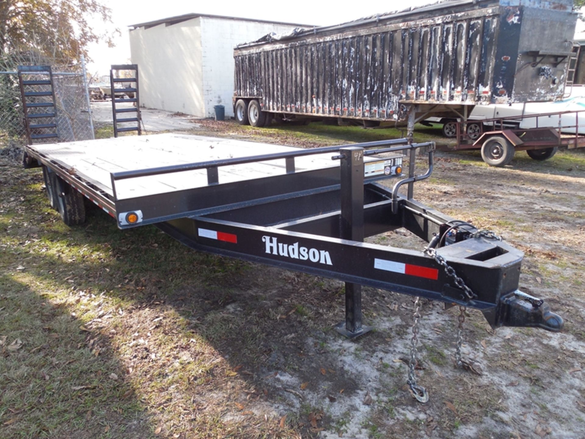 2018 Hudson 7 ton trailer 28' flat 3'dove w ramps dual axles vin# 10HHTMBG5J2000048 dual axles