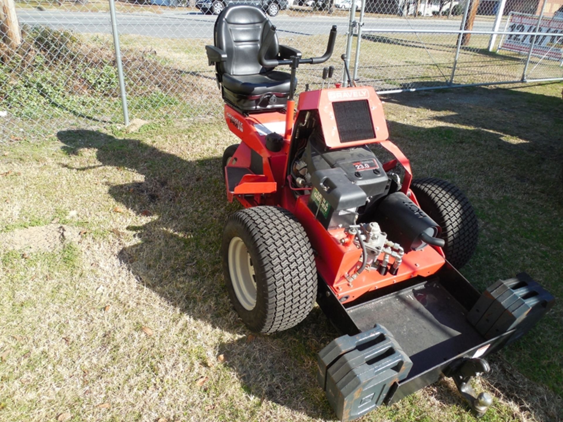 GRAVELY PM310 aircraft tug with only 78hrs. hydraulic lift hydraulic lift