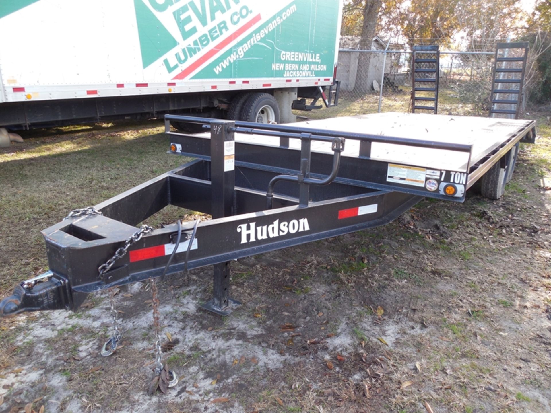 2018 Hudson 7 ton trailer 28' flat 3'dove w ramps dual axles vin# 10HHTMBG5J2000048 dual axles - Image 2 of 4