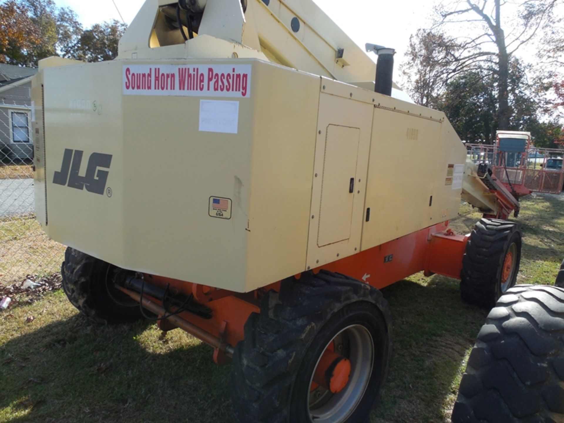 JLG 110HX AWD all-terrain aerial lift 110' height 500lb unrestricted weight load SERIAL 0300023855 - Image 5 of 6