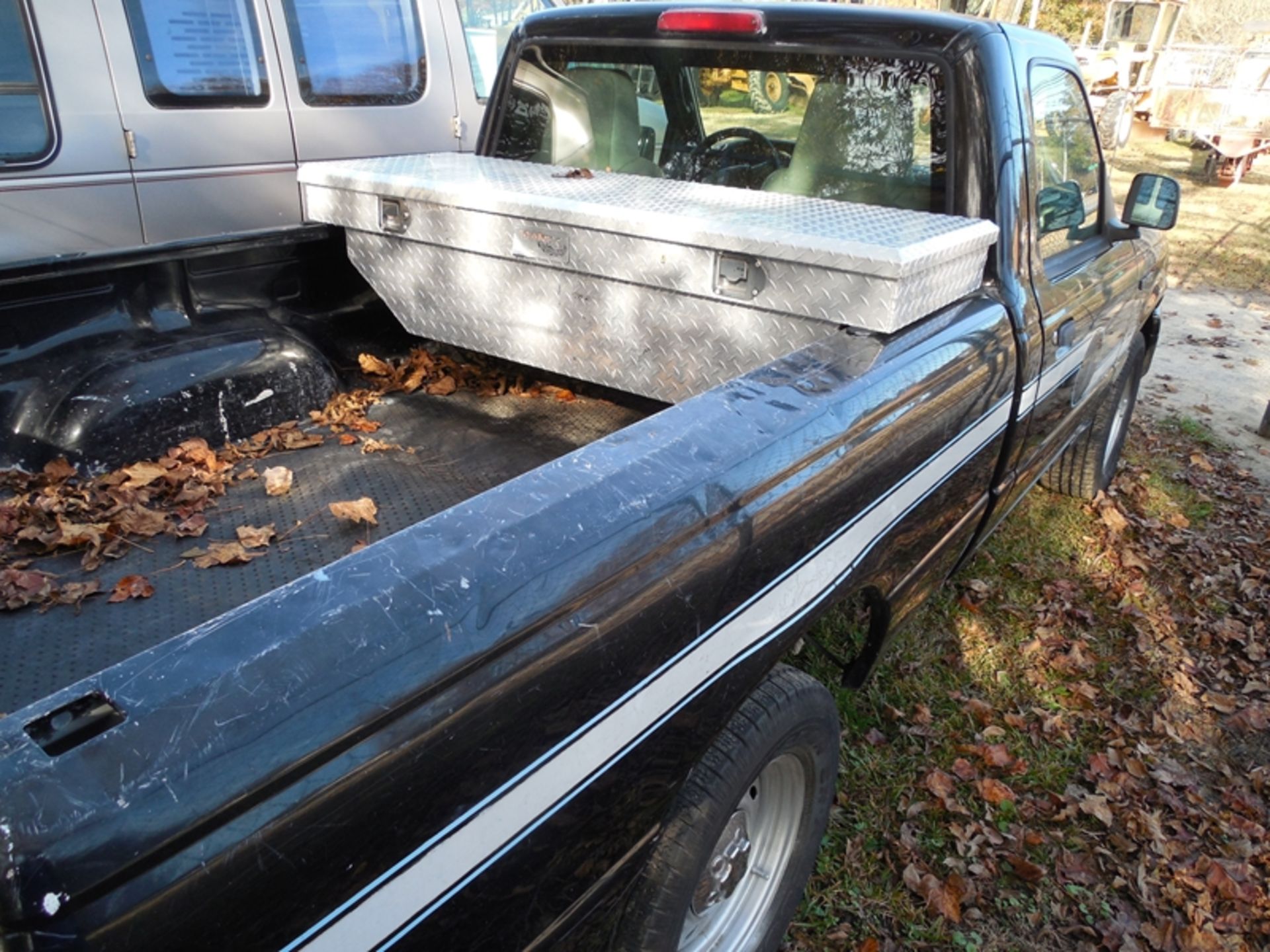 2004 Ranger V6 auto city truck only 66,122 miles vin# 1FTYR1OUX4TA19368 vin# 1FTYR1OUX4TA19368 - Image 3 of 5