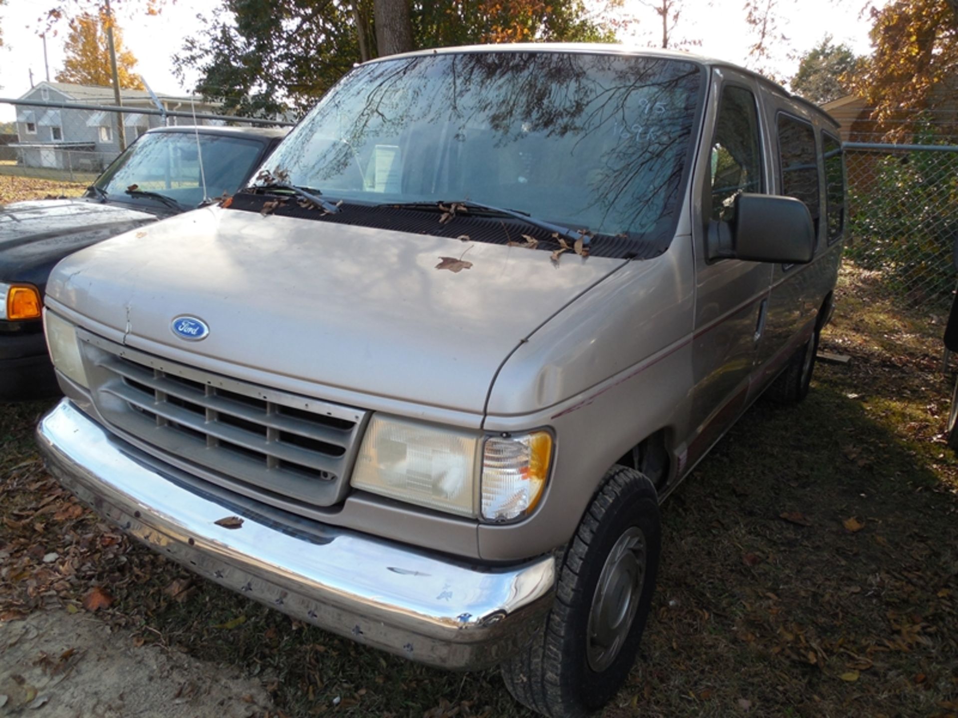 1995 FORD ACCESIBLE van with auto ramp entry, full hand controls, like new PERMOBILE C300 power