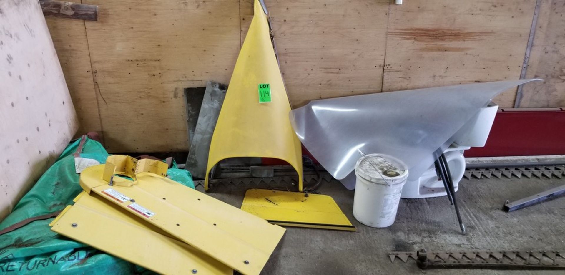 Parts and pieces for New Holland Corn head