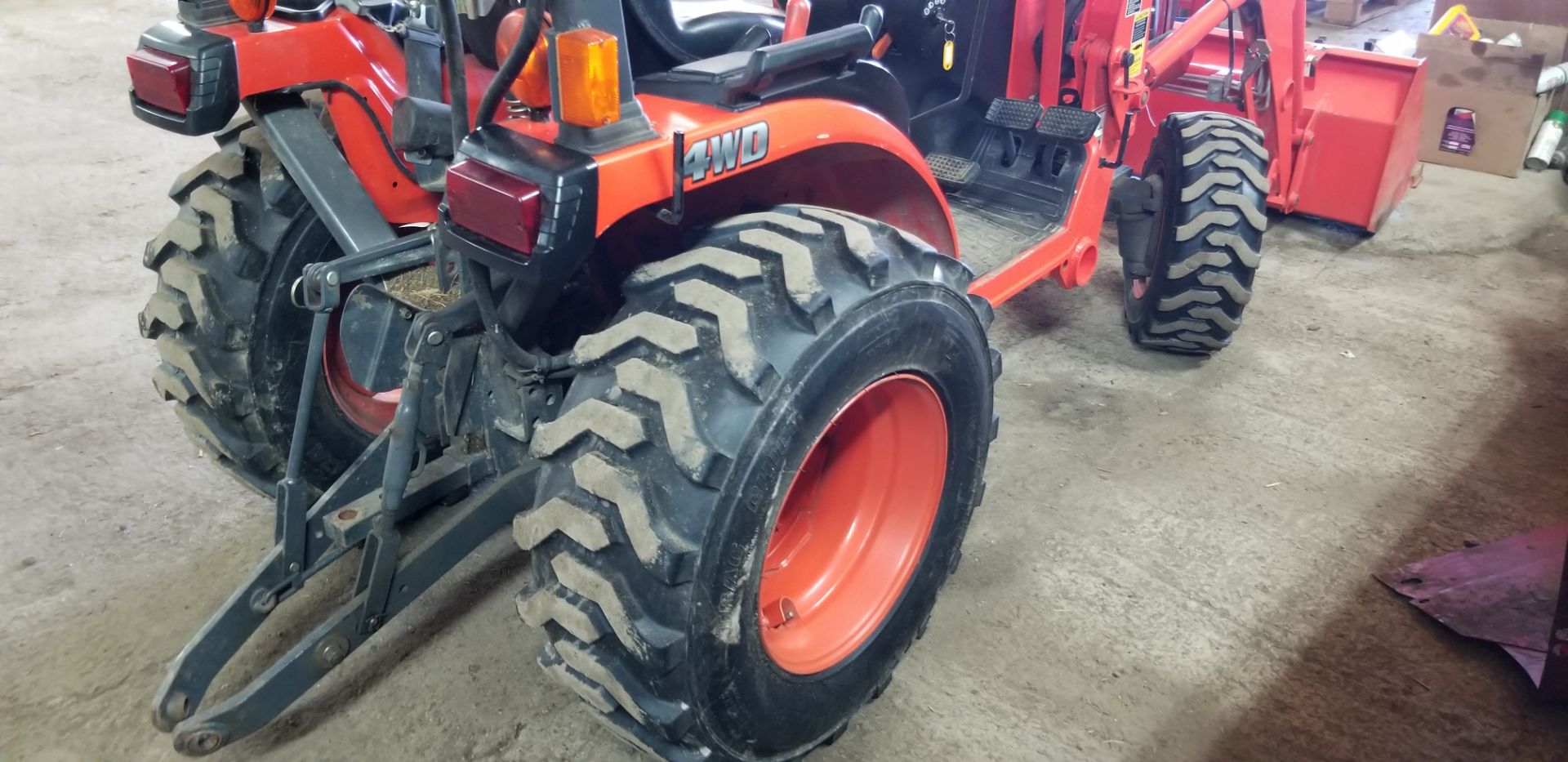 Kubota Tractor mod.B2920 with 4' Bucket Attachment - Image 6 of 6