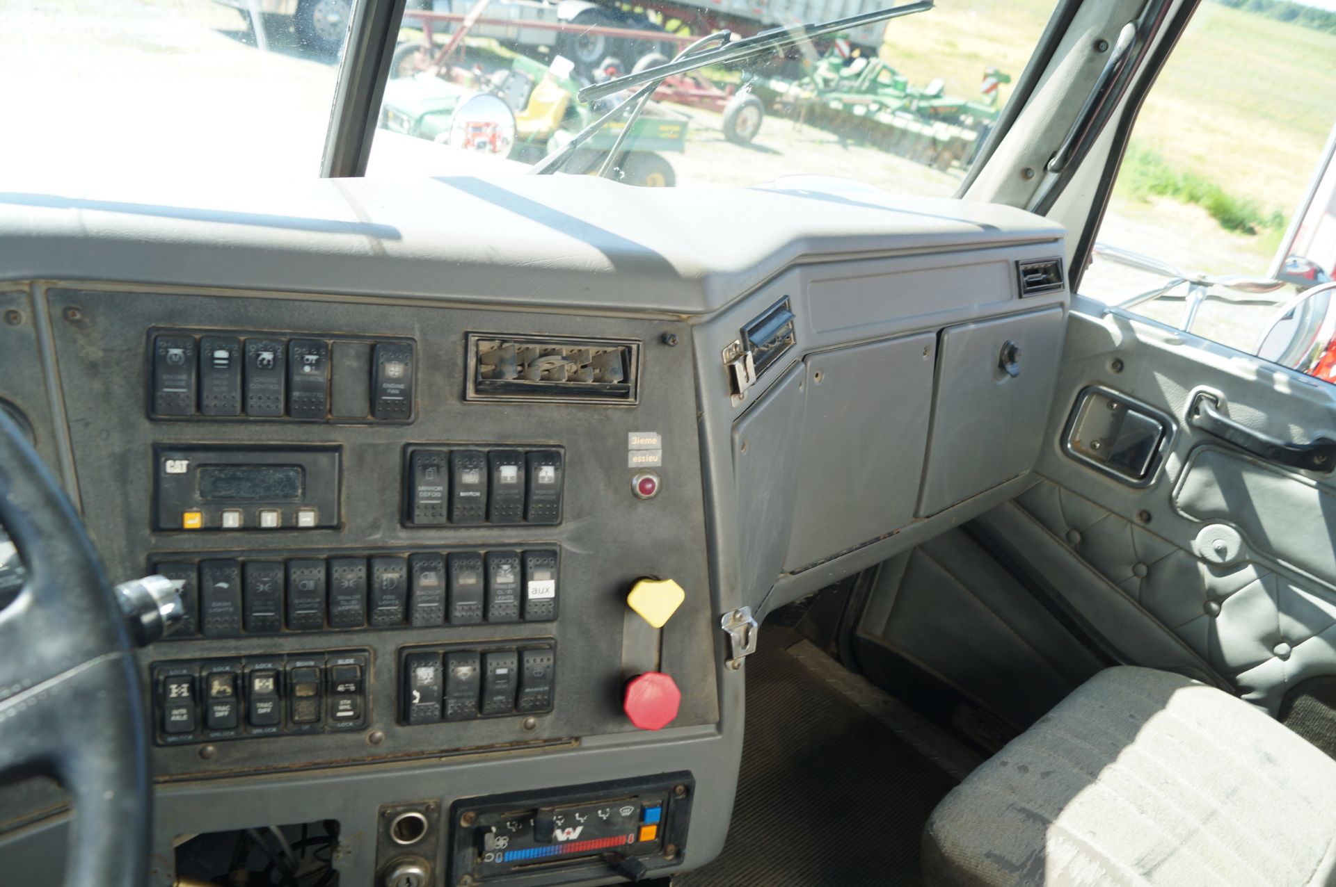 1998 WESTERN STAR 4964FX with 20' Aluminum Grain Tipping Bin - Image 13 of 21