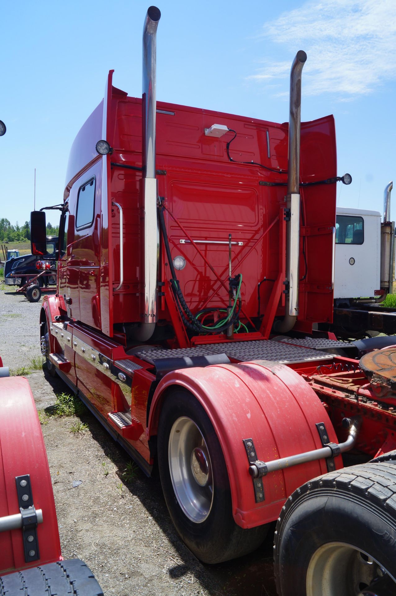 2016 VOLVO VNL730 Sleeper Truck Tractor - Image 5 of 20