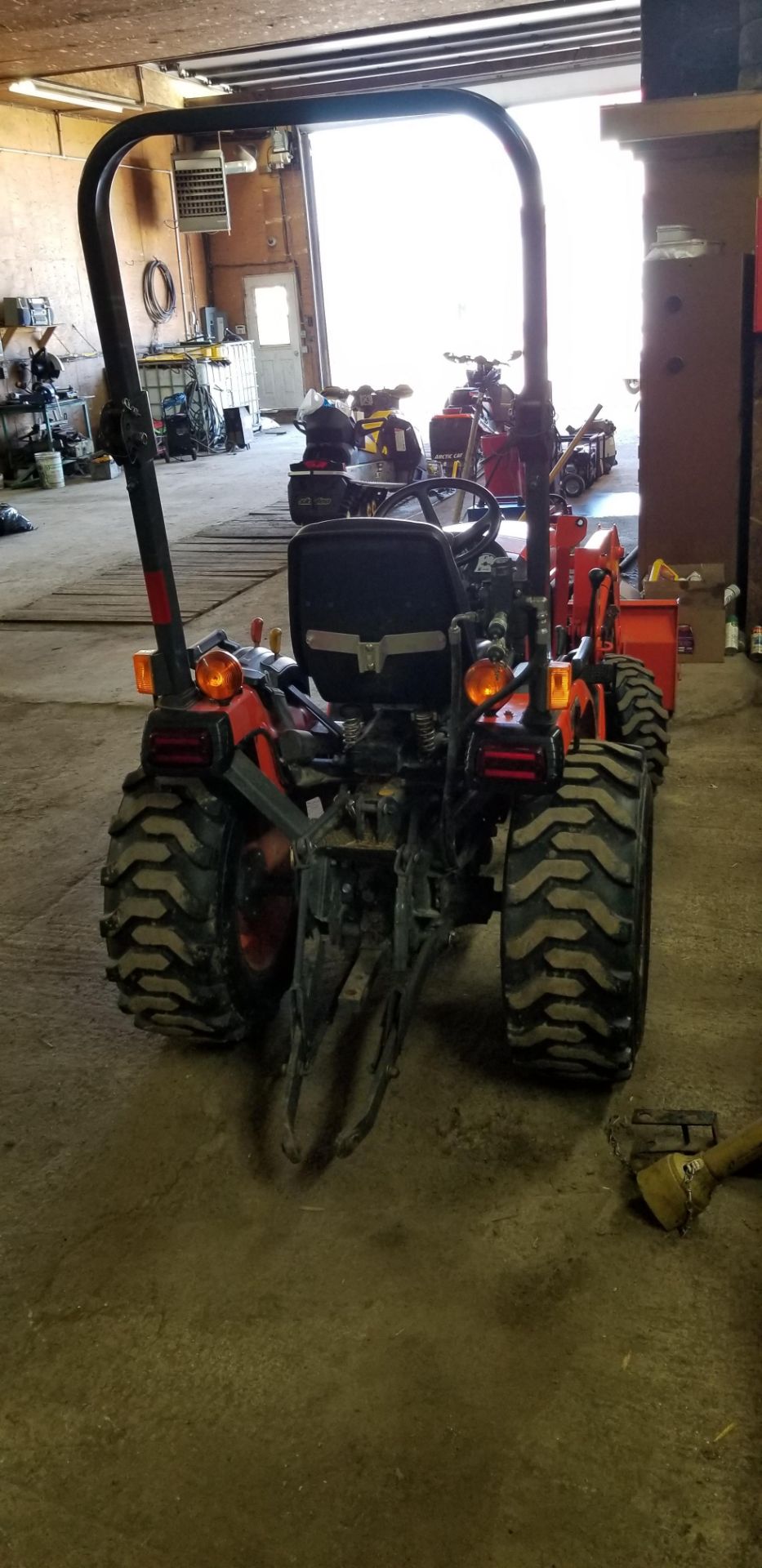 Kubota Tractor mod.B2920 with 4' Bucket Attachment - Image 5 of 6