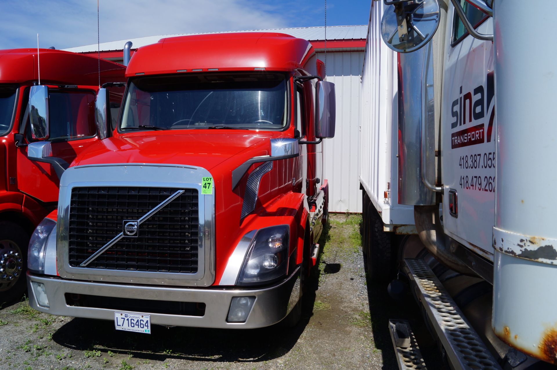 2015 VOLVO VNL430 Sleeper Truck Tractor