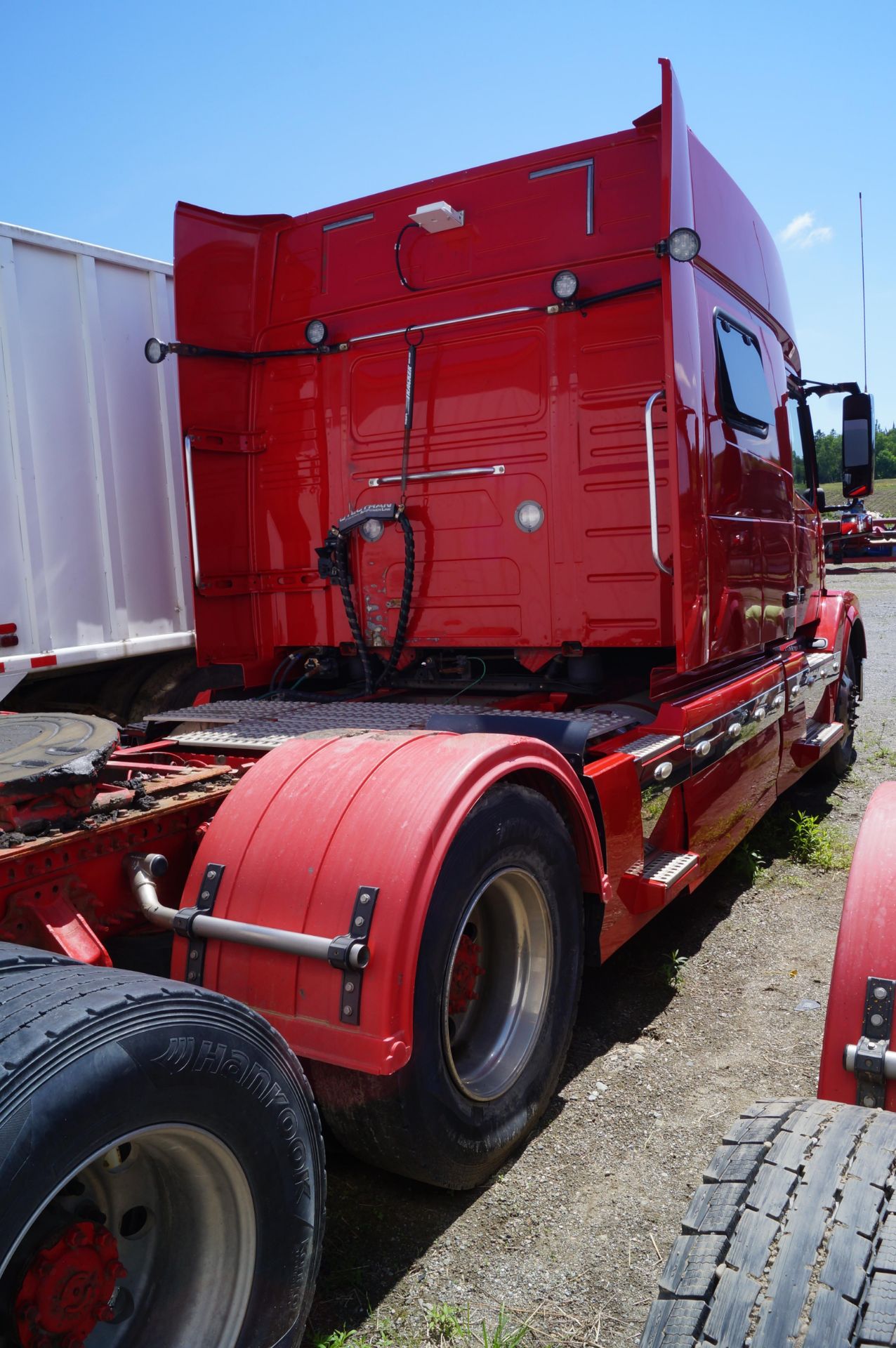 2015 VOLVO VNL430 Sleeper Truck Tractor - Image 3 of 11