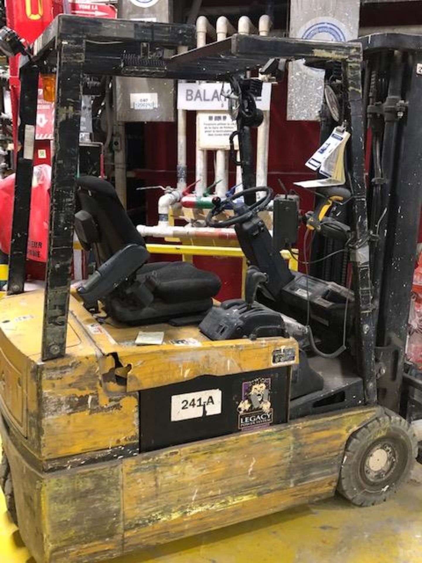 2001, electric forklift Yale, 3,350lbs, 3 stage mast, side shift, 3 wheels, Model: