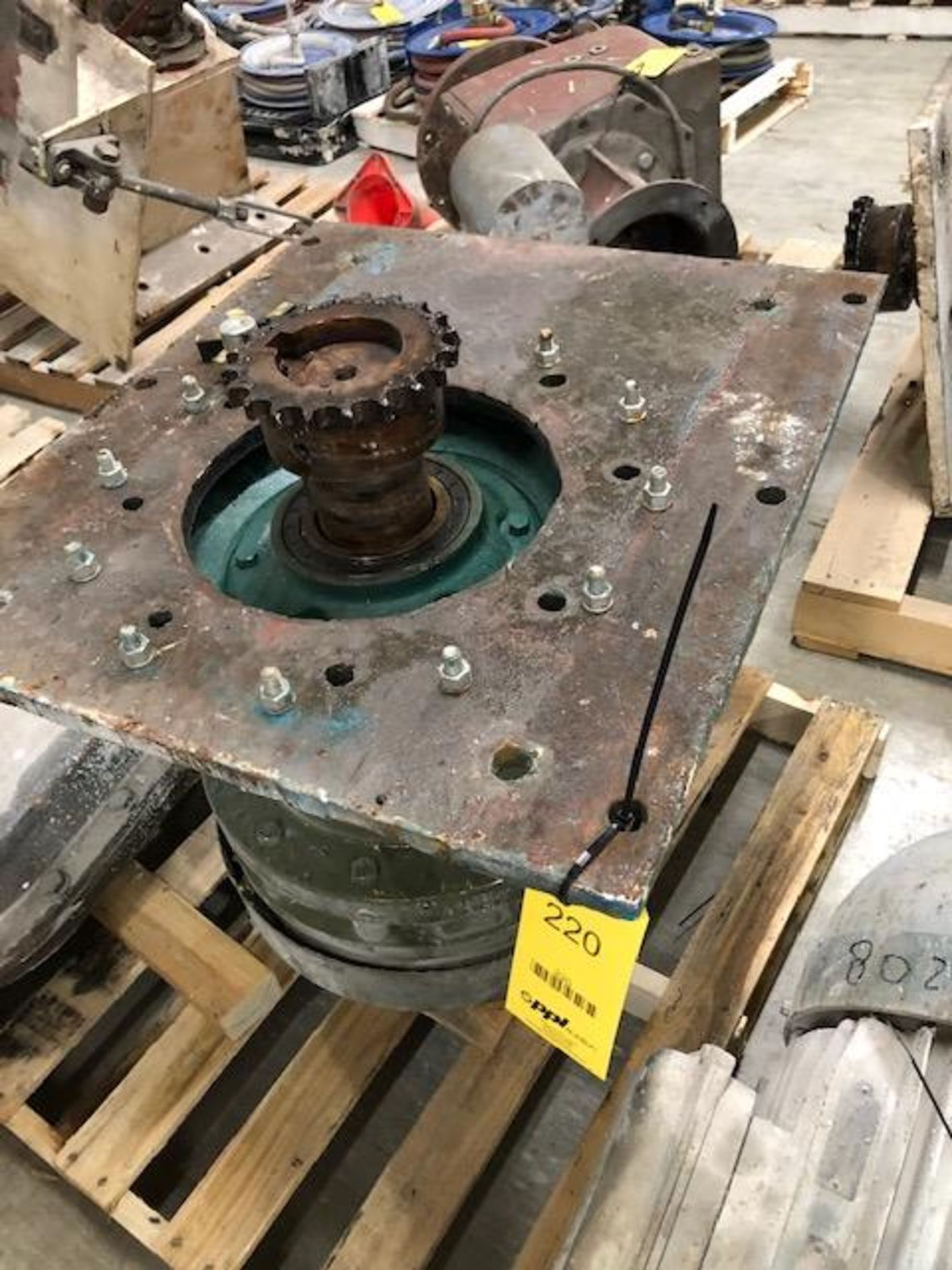 Tank 2208 shaft mounted gearbox Rexdale ratio 25:1 model vcs3140