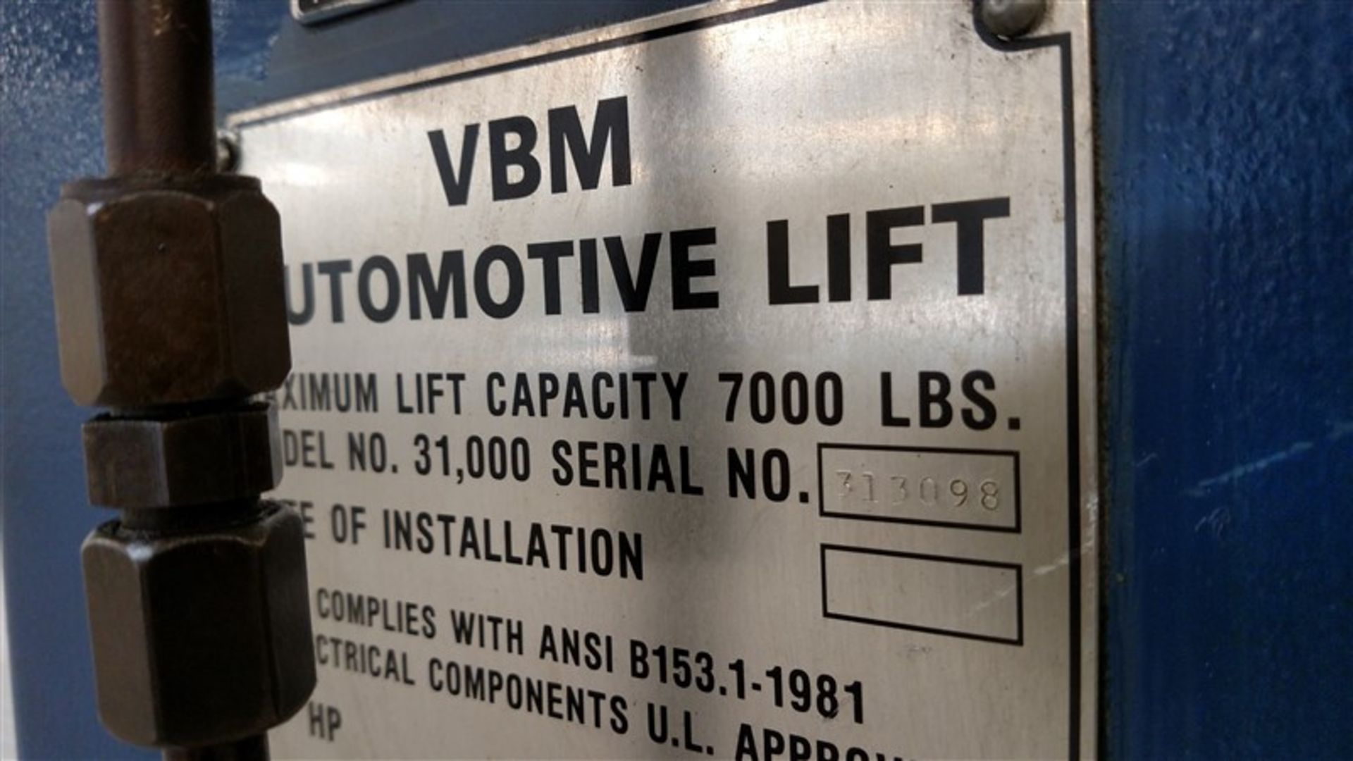 (1) VBM Model 31000 (7,000#) 2-Post Surface Lift s/n 313098 (1 x Your Bid) - Image 4 of 9