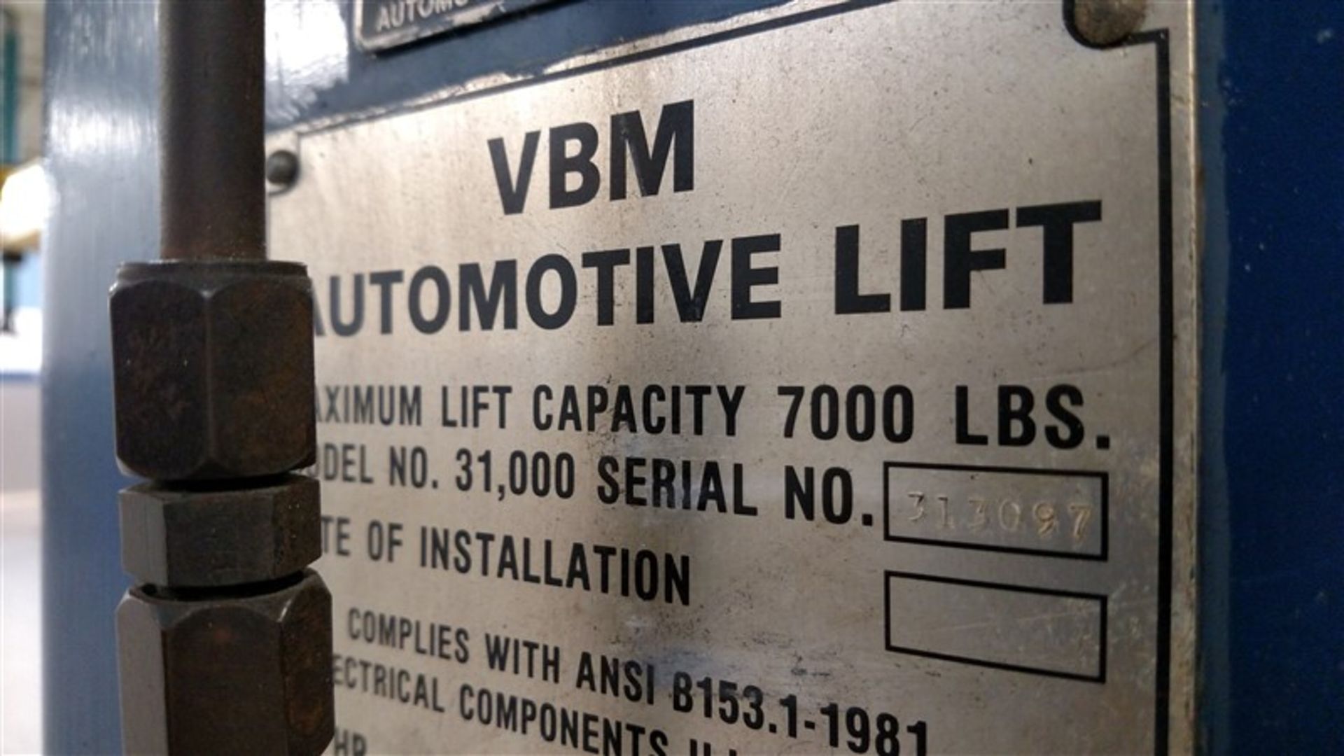 (1) VBM Model 31000 (7,000#) 2-Post Surface Lift s/n 313097 (1 x Your Bid) - Image 4 of 9