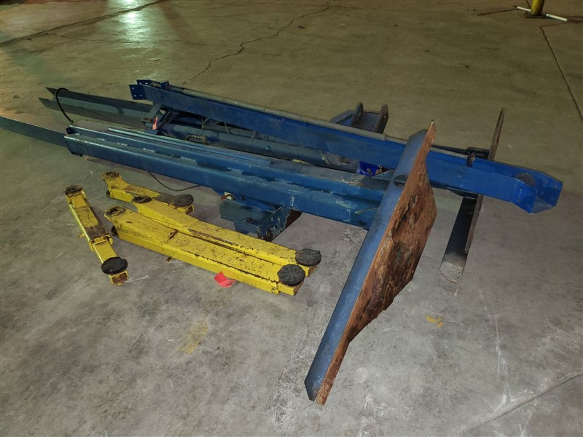 Rotary Model SPO84-7 (7,000#) 2-Post Surface Lift o/n L56519Z(8) (1 x Your Bid)