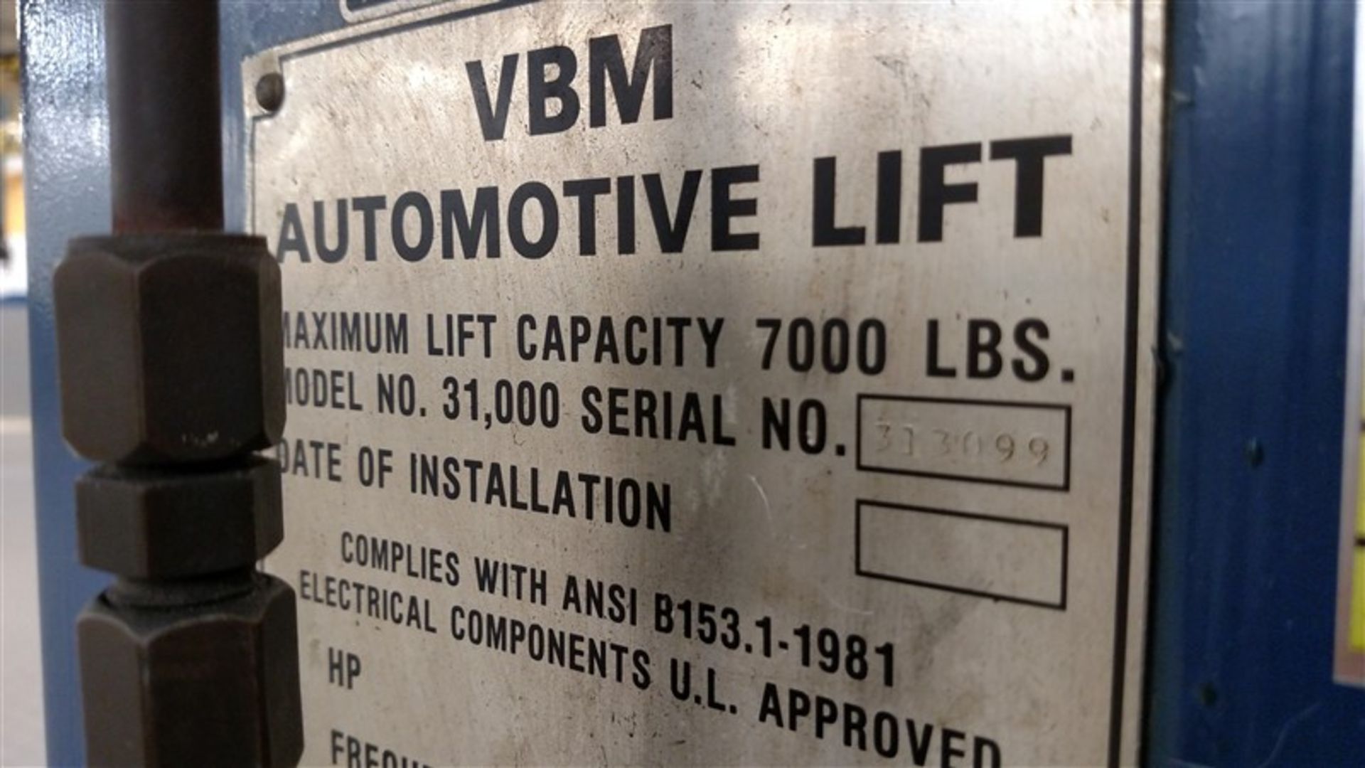 VBM Model 31000 (7,000#) 2-Post Surface Lift s/n 313099 (1 x Your Bid) - Image 3 of 7