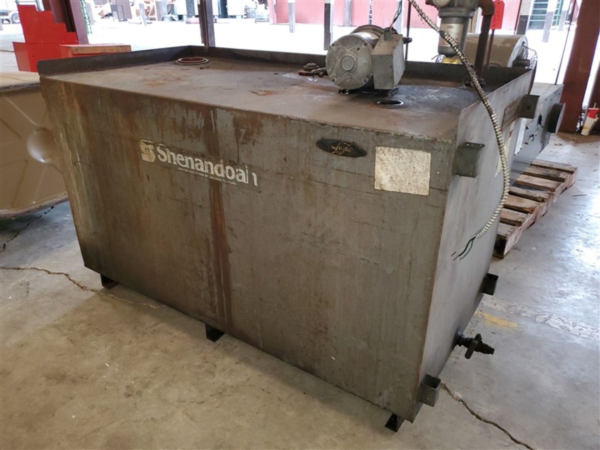 Horizon 200 Multi-Oil Waste Heater w/ WO-B5 Air Oil Burner & Workbench Tank w/ Pump (1 x Your Bid) - Image 6 of 7