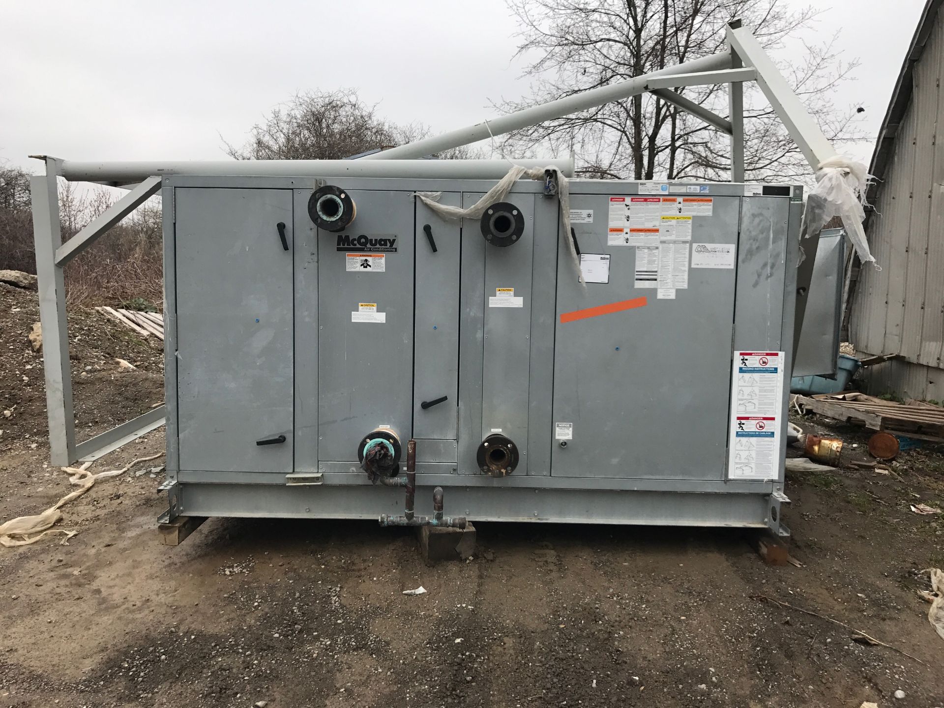 DAIKIN / MCQUAY AIR HANDLING UNIT