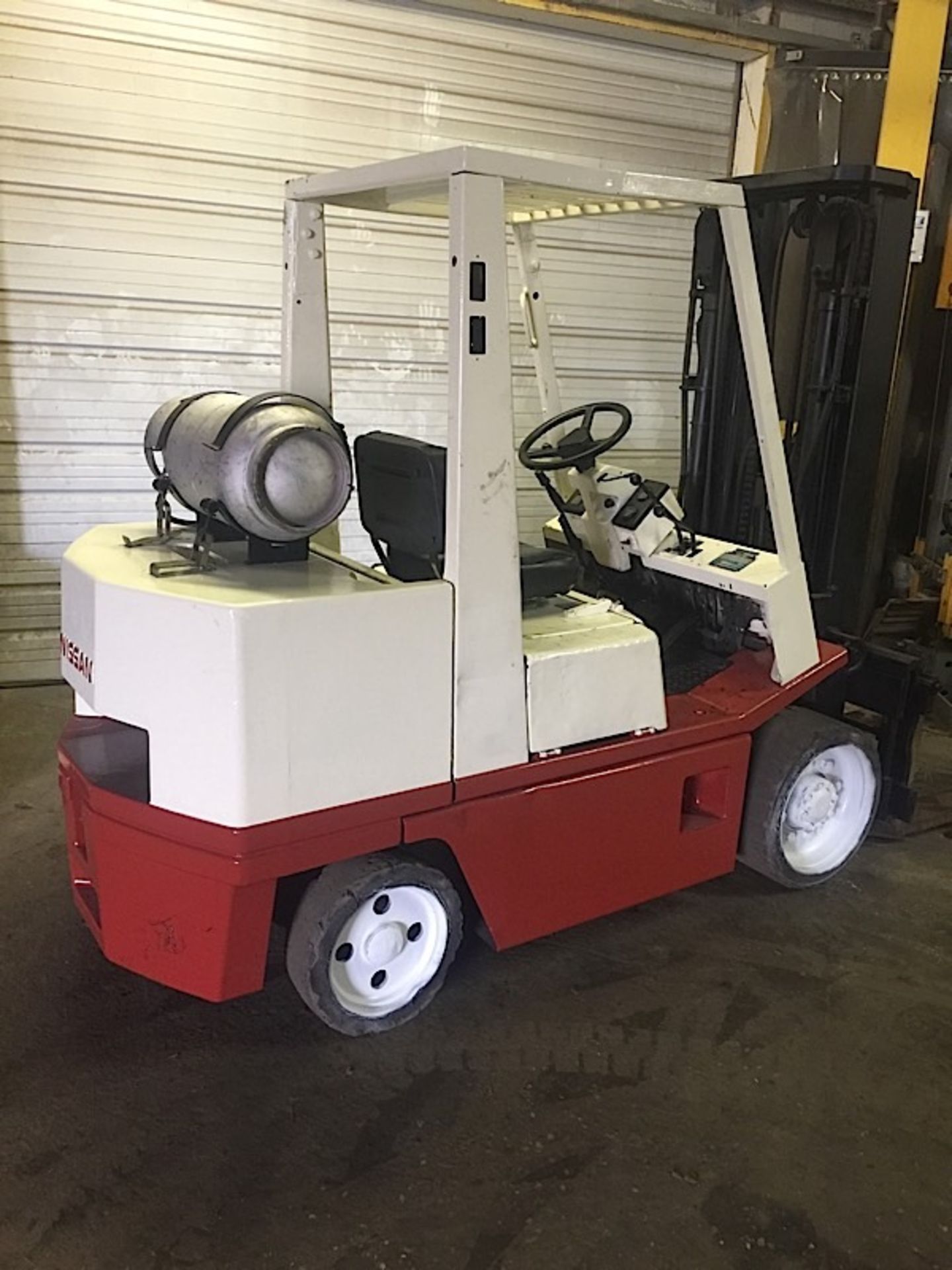 NISSAN (CR0H02F35V) 8,000LBS LPG FORKLIFT