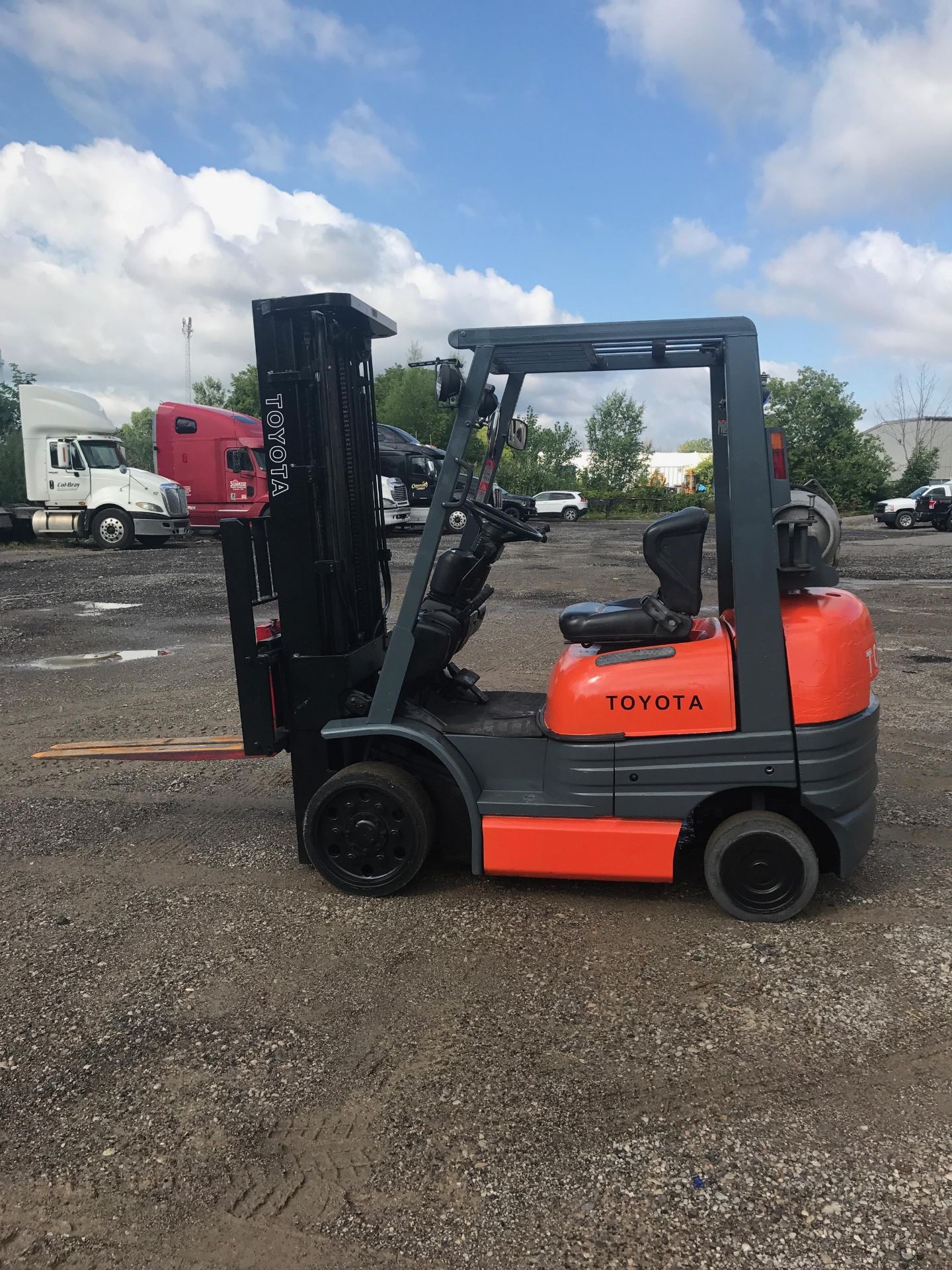 TOYOTA (6FGU-20) 4,000LBS SIDE SHIFT 3 STAGE FORKLIFT