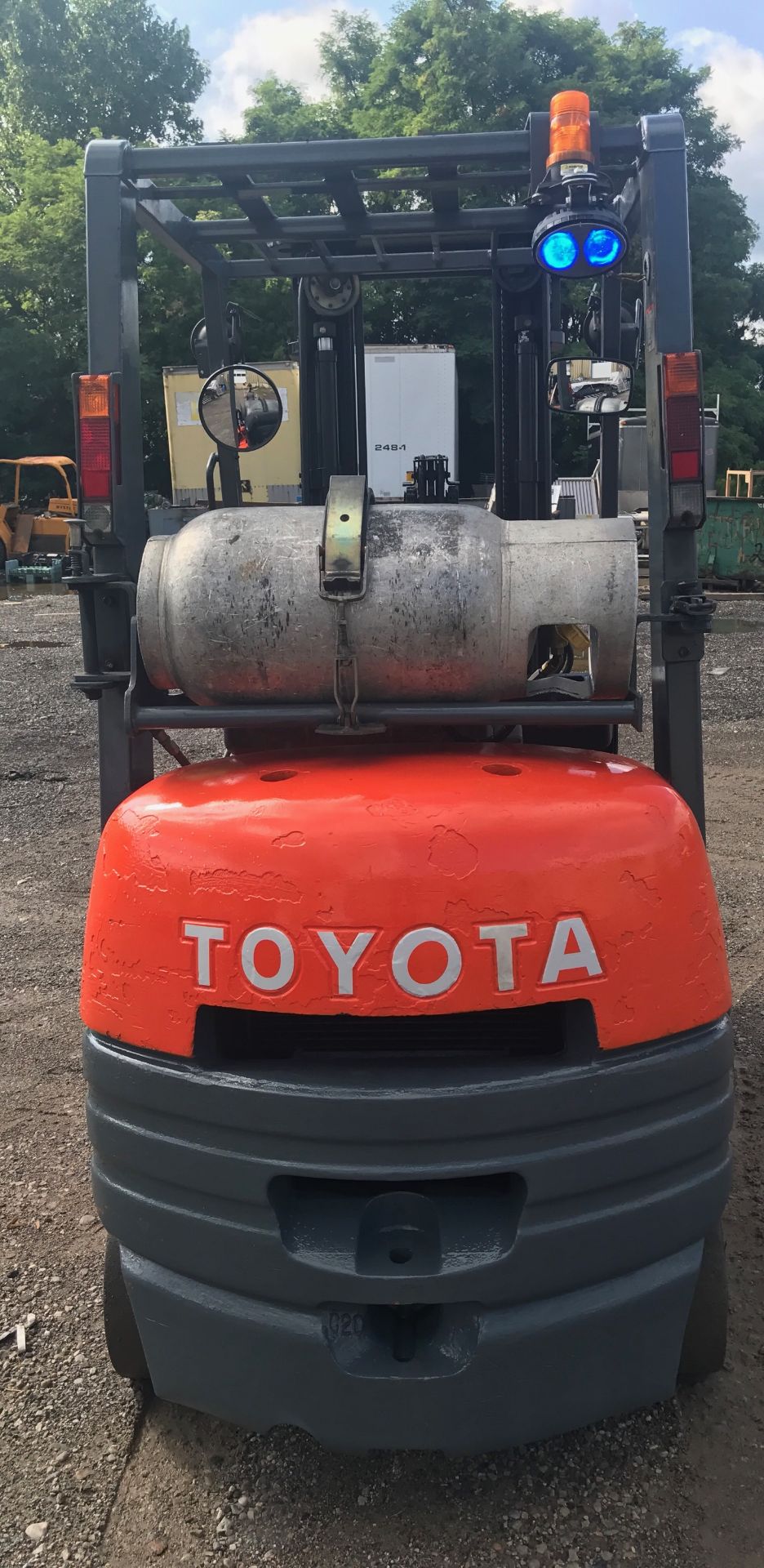 TOYOTA (6FGU-20) 4,000LBS SIDE SHIFT 3 STAGE FORKLIFT - Image 4 of 7