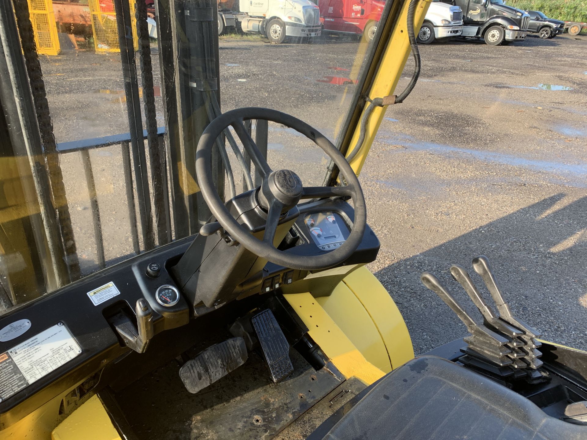 HYSTER (H90XM) OUTDOOR 9,000 LBS SIDE SHIFT LPG FORKLIFT - Image 7 of 9