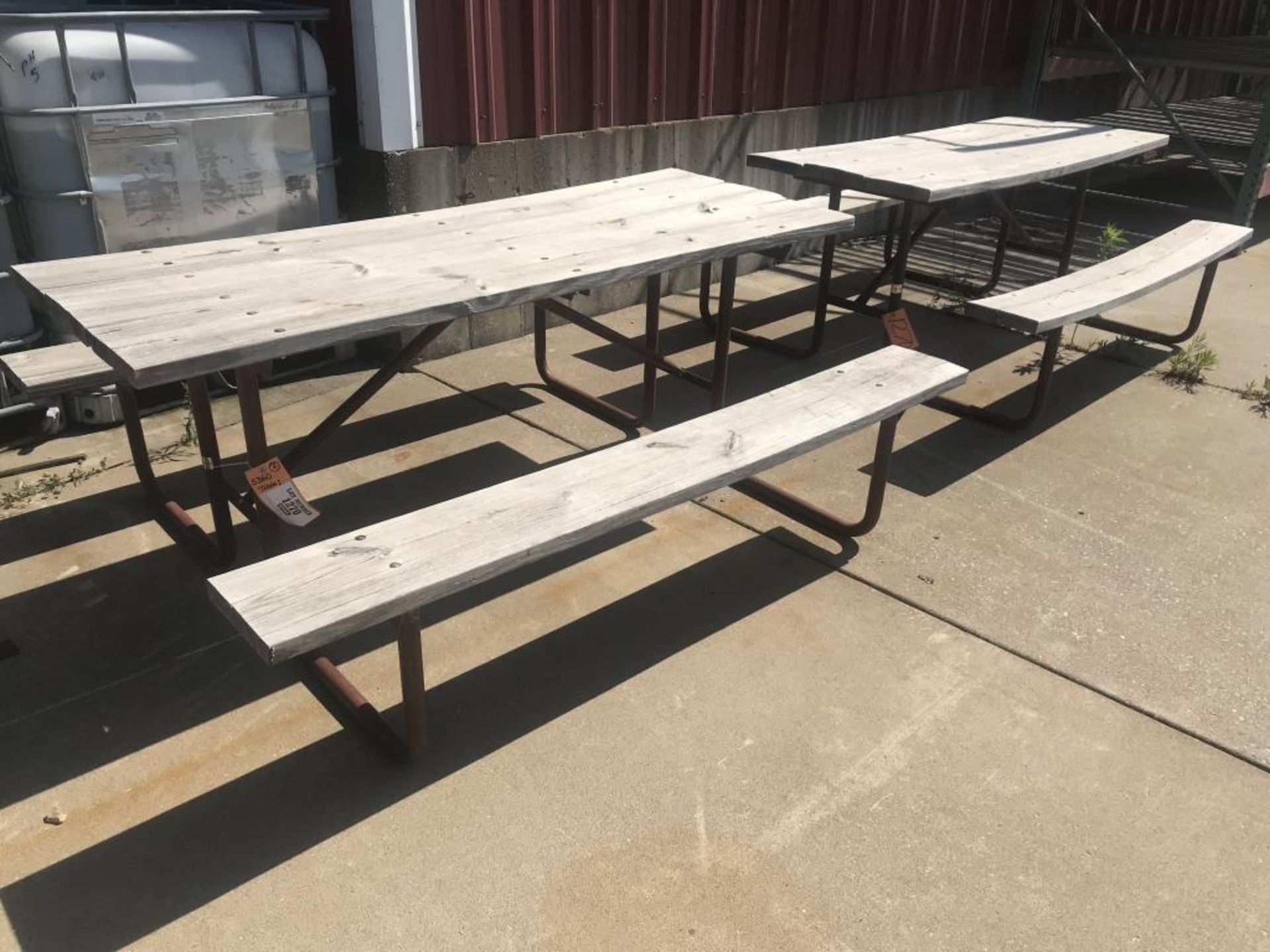 Picnic table