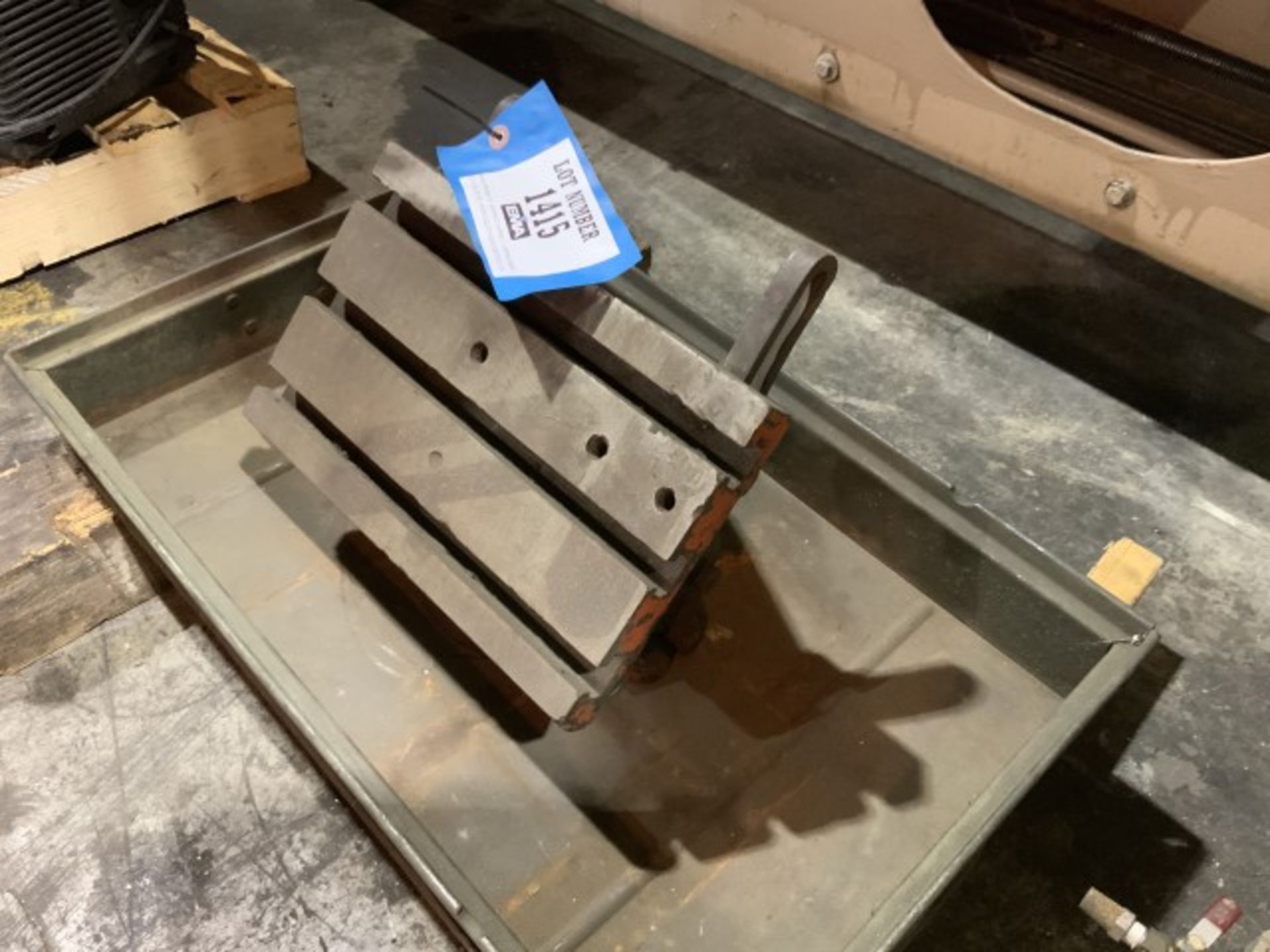 T slotted plate
