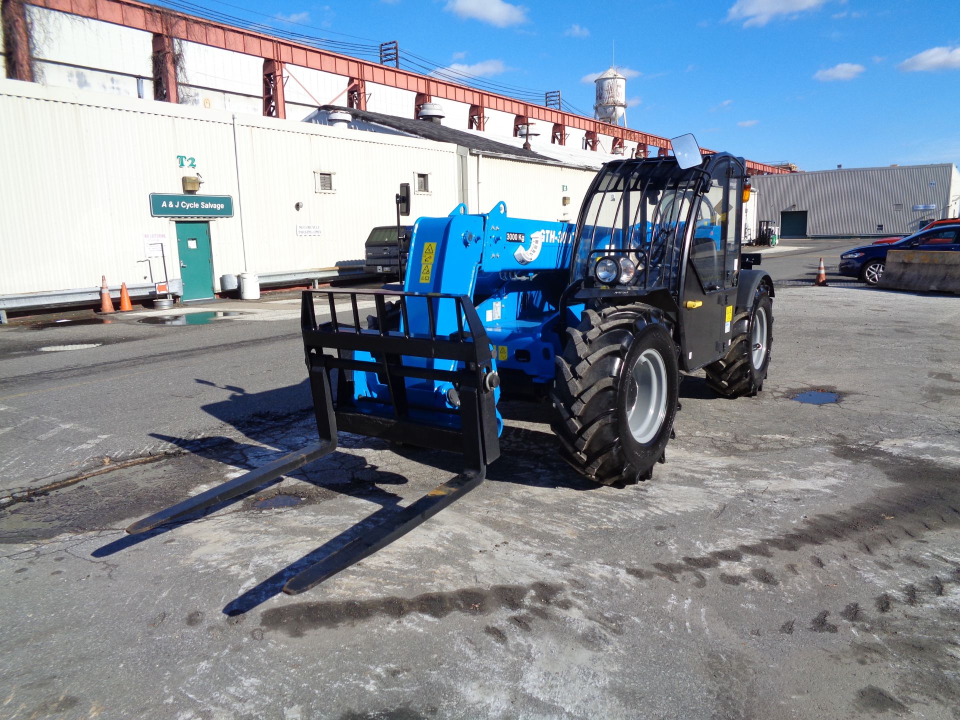 New Unused 2018 Genie GTH3007 Telescopic Forklift 6,600 lbs - Enclosed Cab - Image 16 of 23