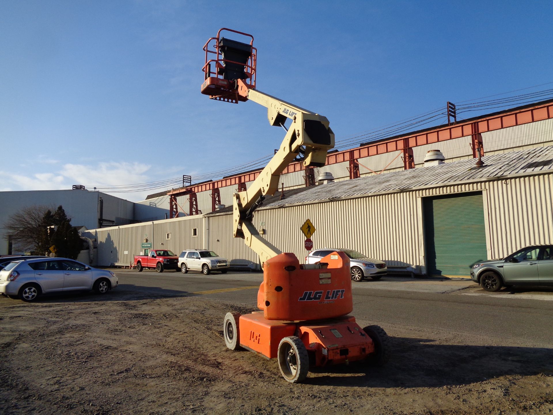 JLG E400AN 40ft Electric Articuating Boom Lift - Image 15 of 15