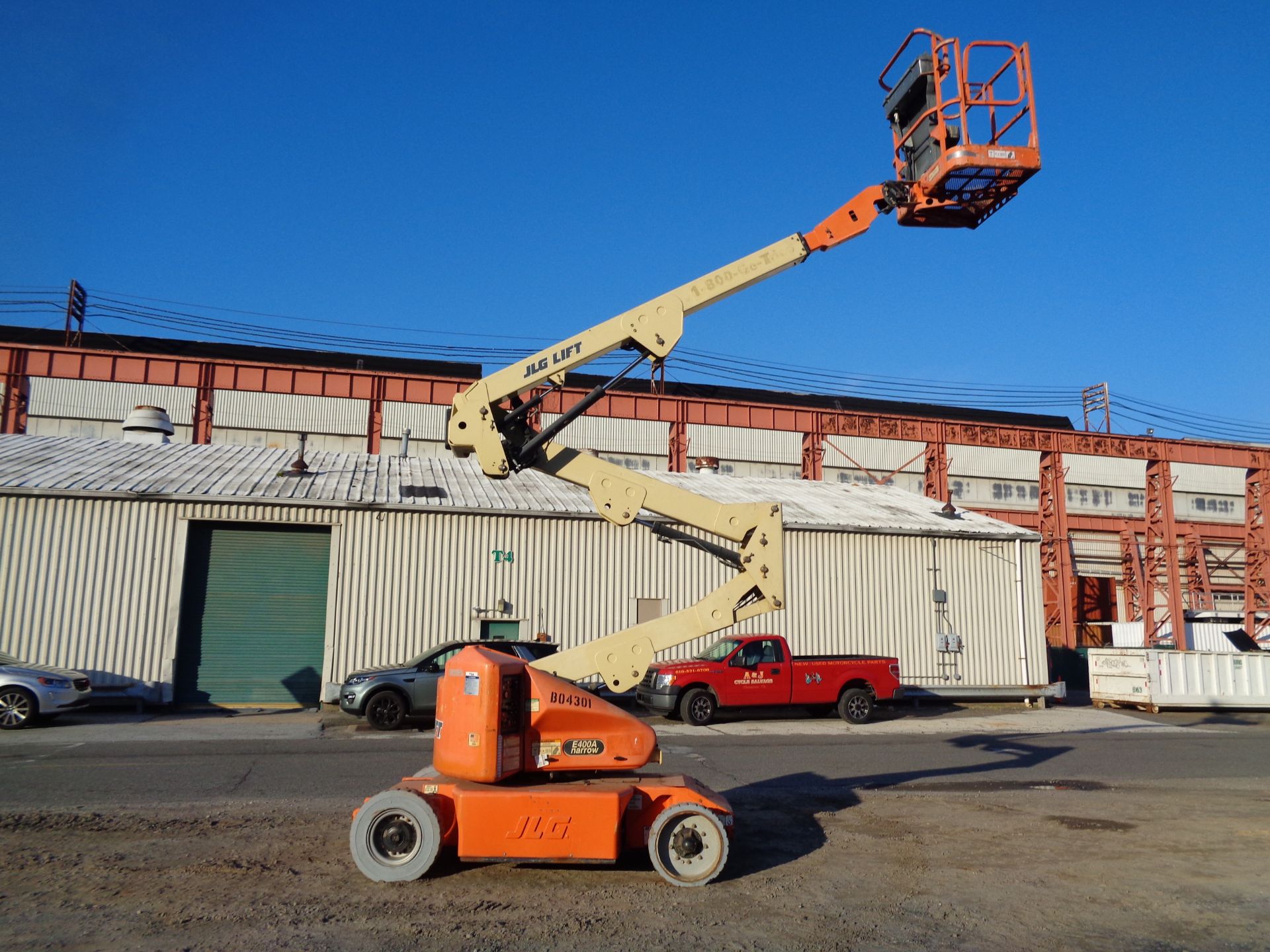 JLG E400AN 40ft Electric Articuating Boom Lift - Image 8 of 15
