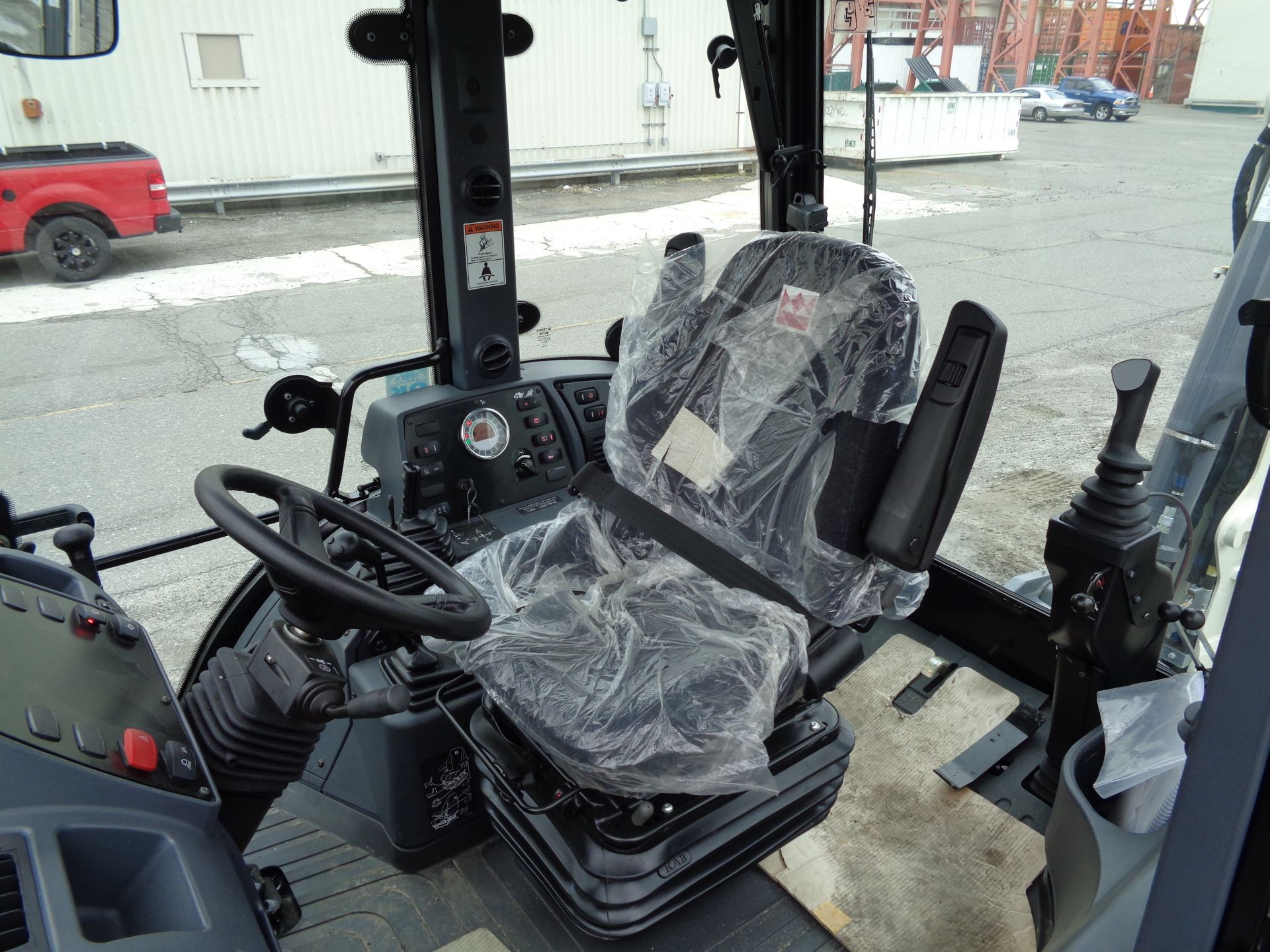 UNUSED NEW 2018 Terex 840R Backhoe - 4x4 - Image 18 of 20