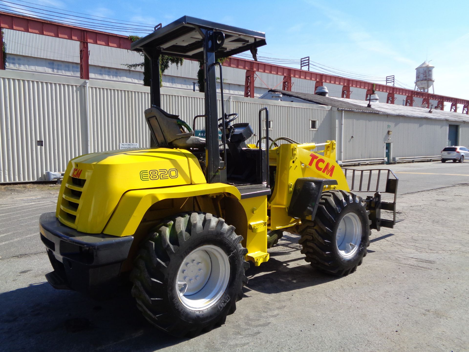 TCM E820-2 Articulating Wheel Loader - Includes Forks Attachment - Image 6 of 12