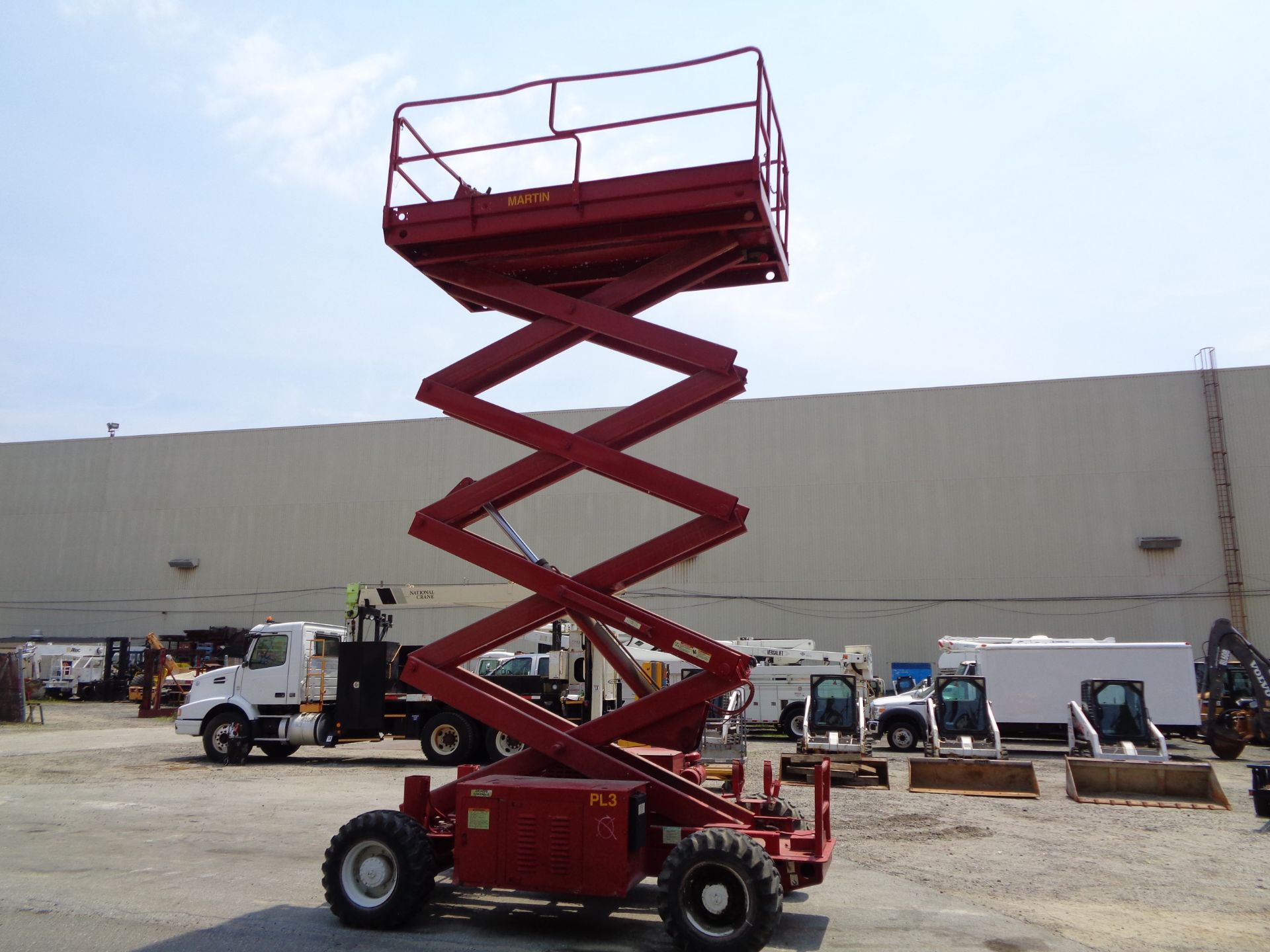 JLG 33RTS 33ft Rough Terrain Scissor Lift - Image 2 of 19