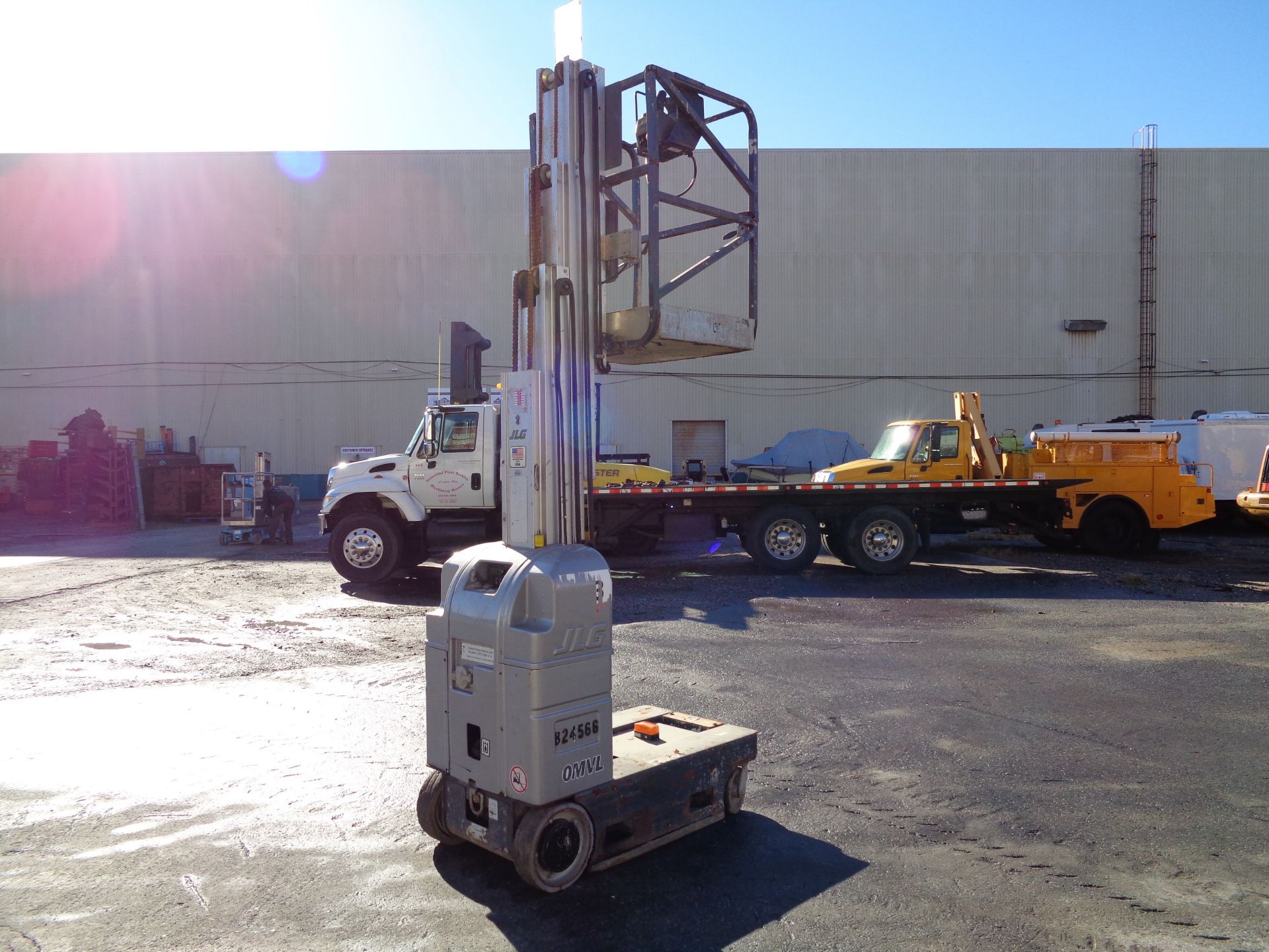 JLG 20MVL 20ft Personal Scissor Lift - Image 8 of 25