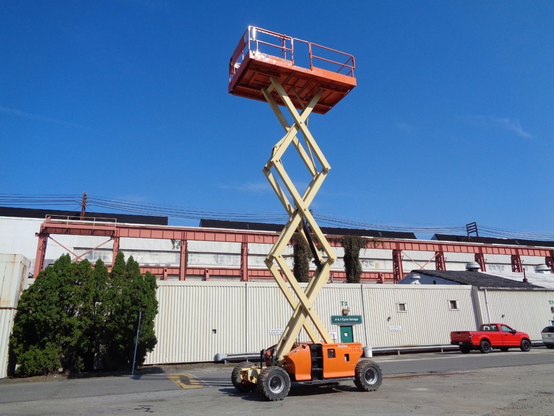 JLG 3394RT 33ft Rough Terrain Scissor Lift - Image 3 of 11