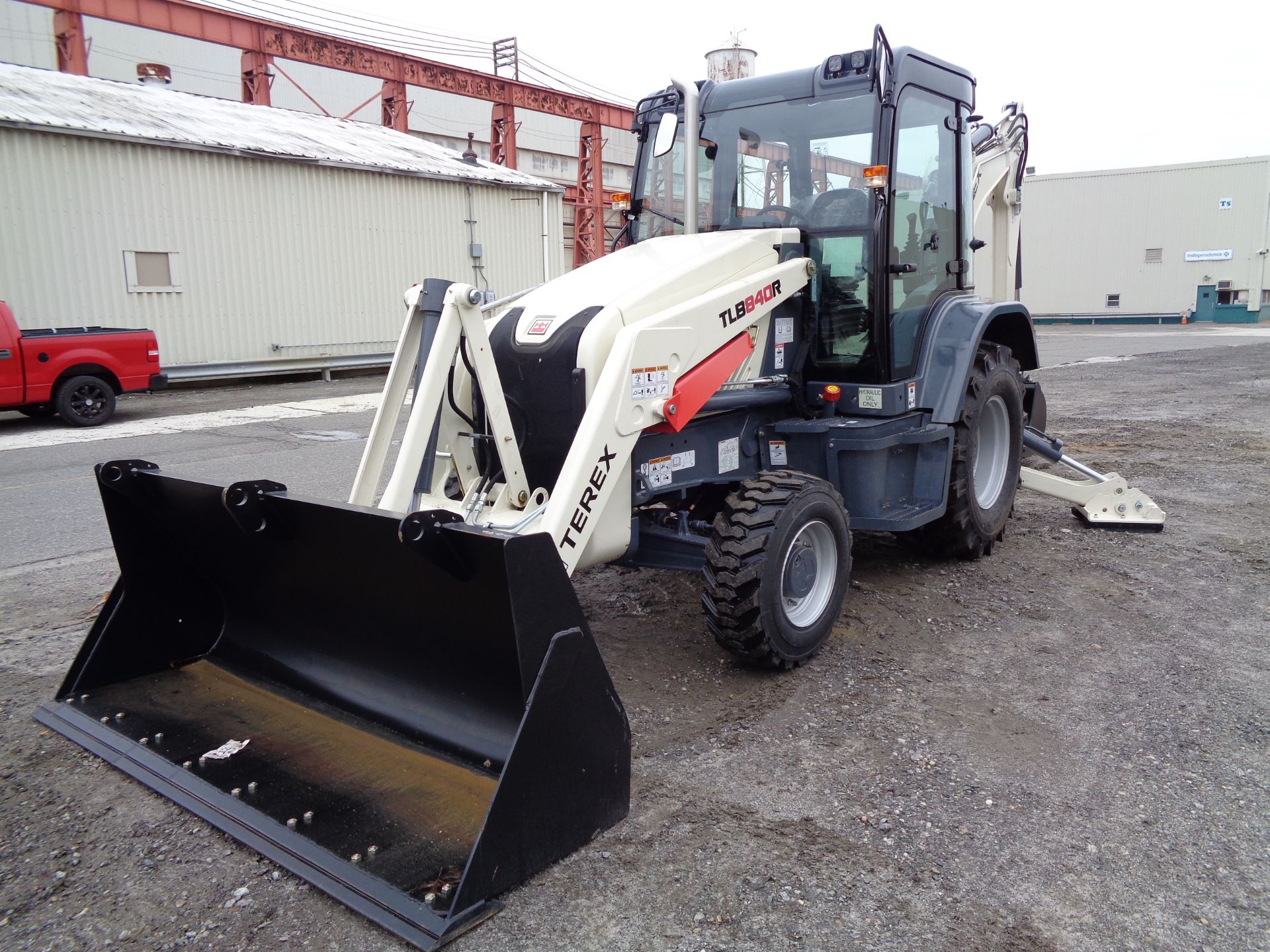 UNUSED NEW 2018 Terex 840R Backhoe - 4x4 - Image 8 of 20