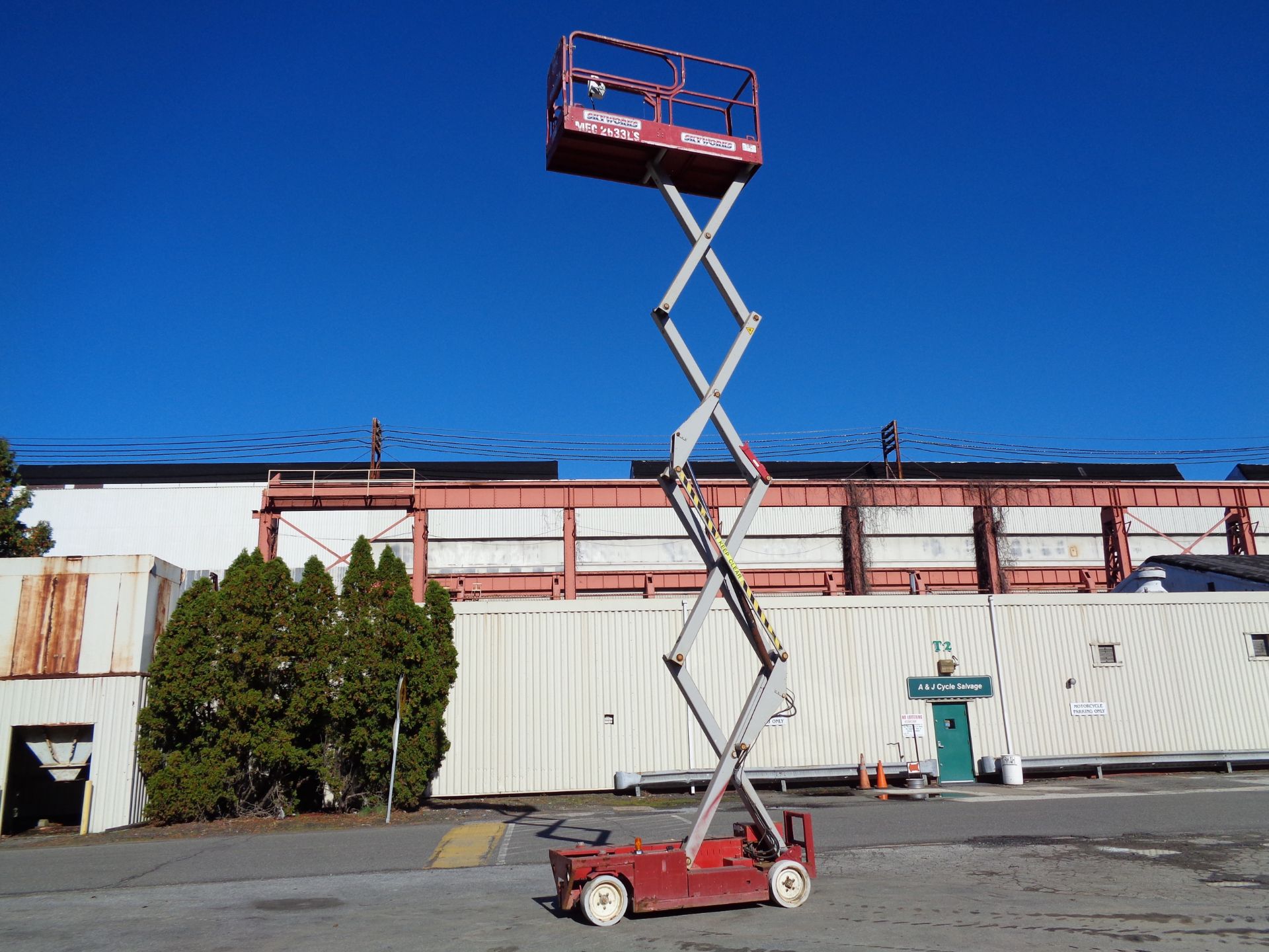 2009 MEC 2633ES Electric 26ft Scissor Lift - Image 4 of 29