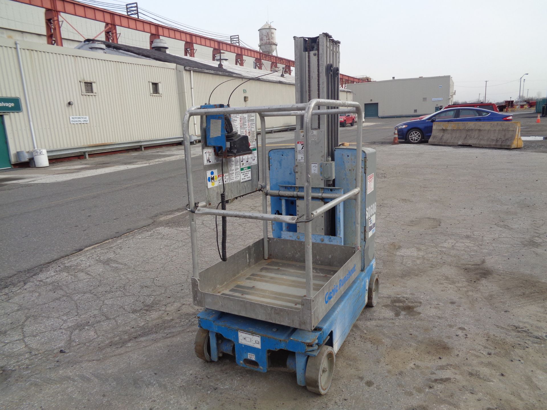 2009 Genie GR20 Electric Personal Scissor Lift - 20Ft Height - Image 6 of 15