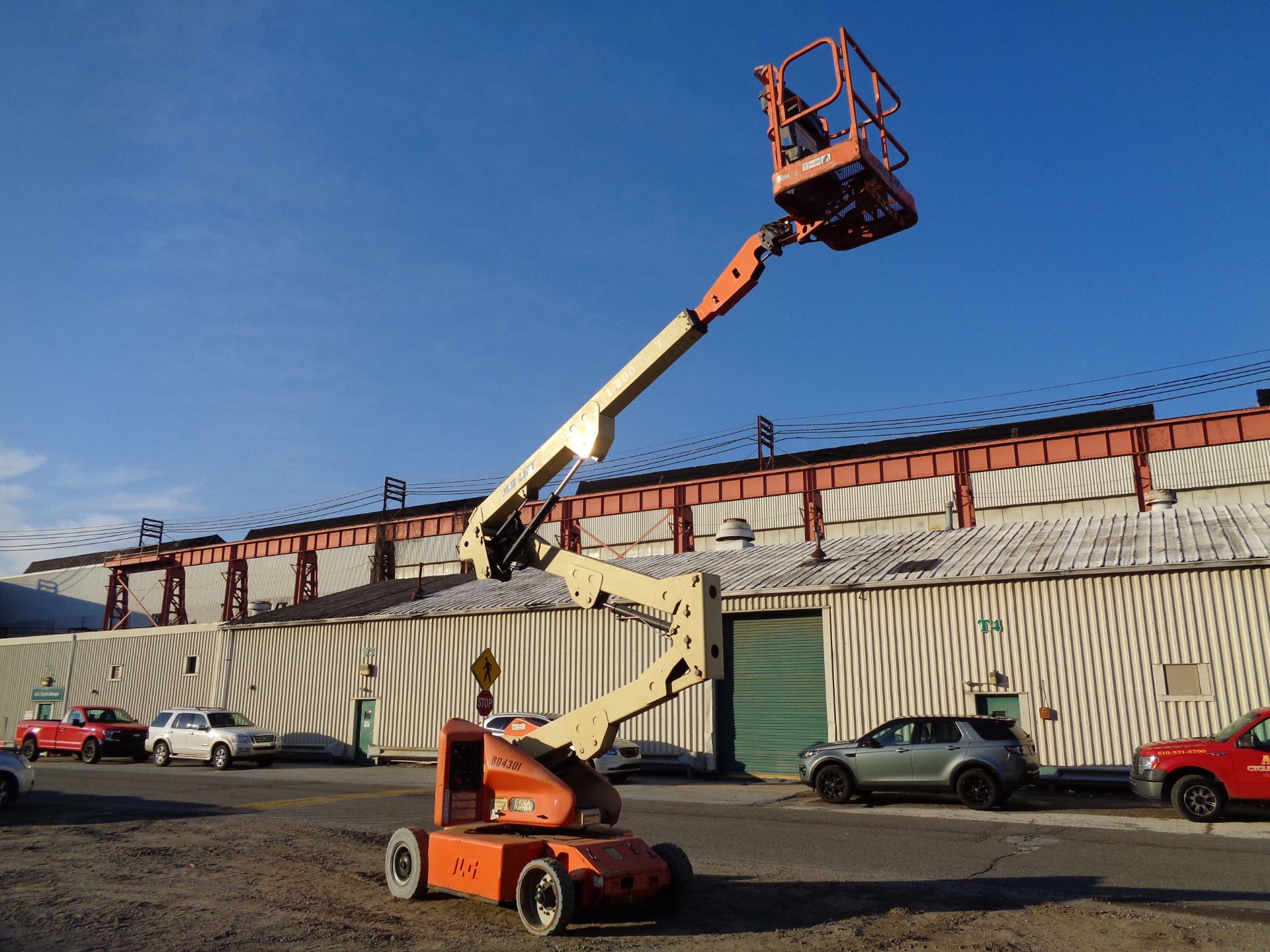 JLG E400AN 40ft Electric Articuating Boom Lift - Image 10 of 15