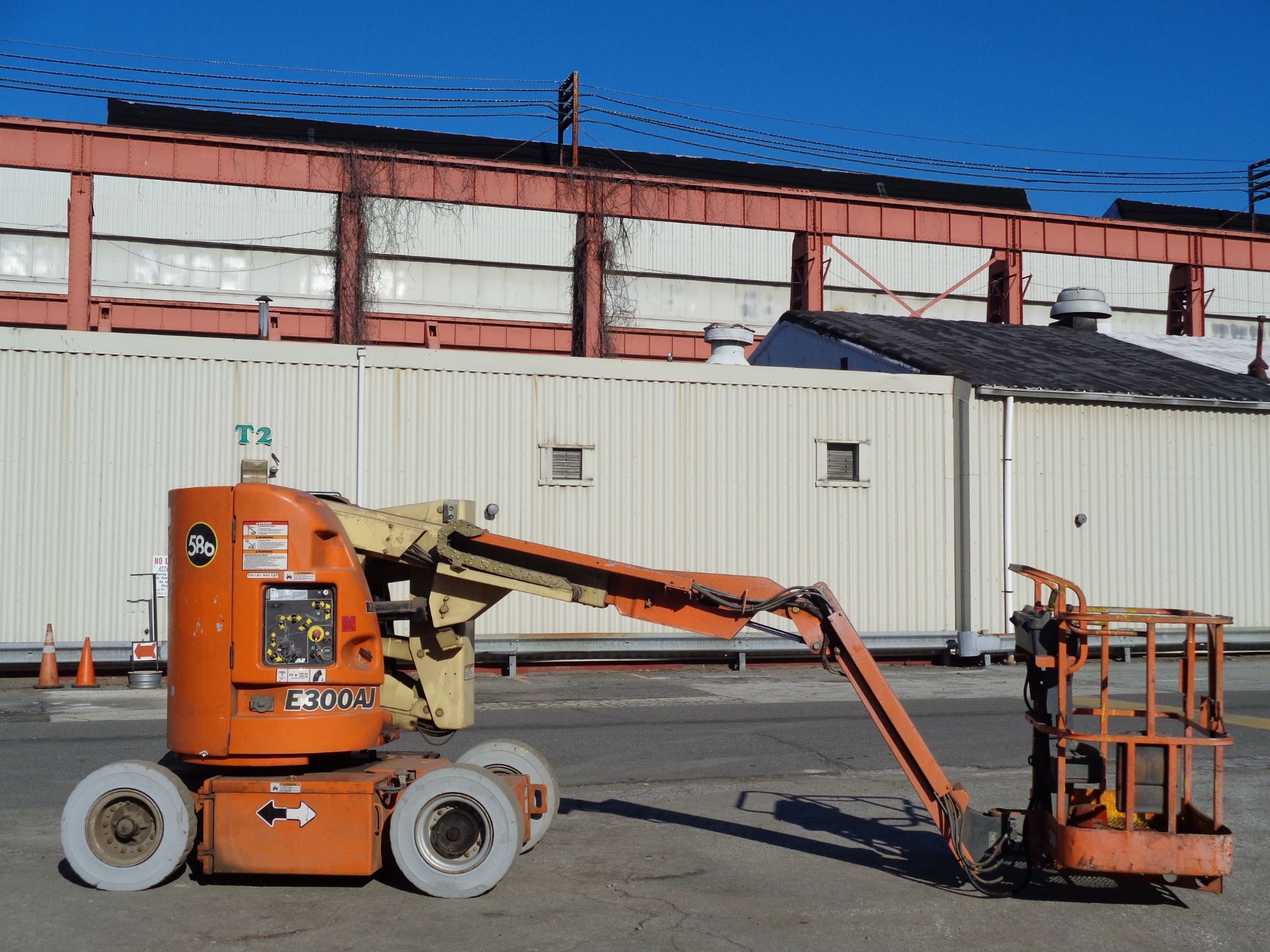 JLG E300AJ 30ft Electric Boom Lift