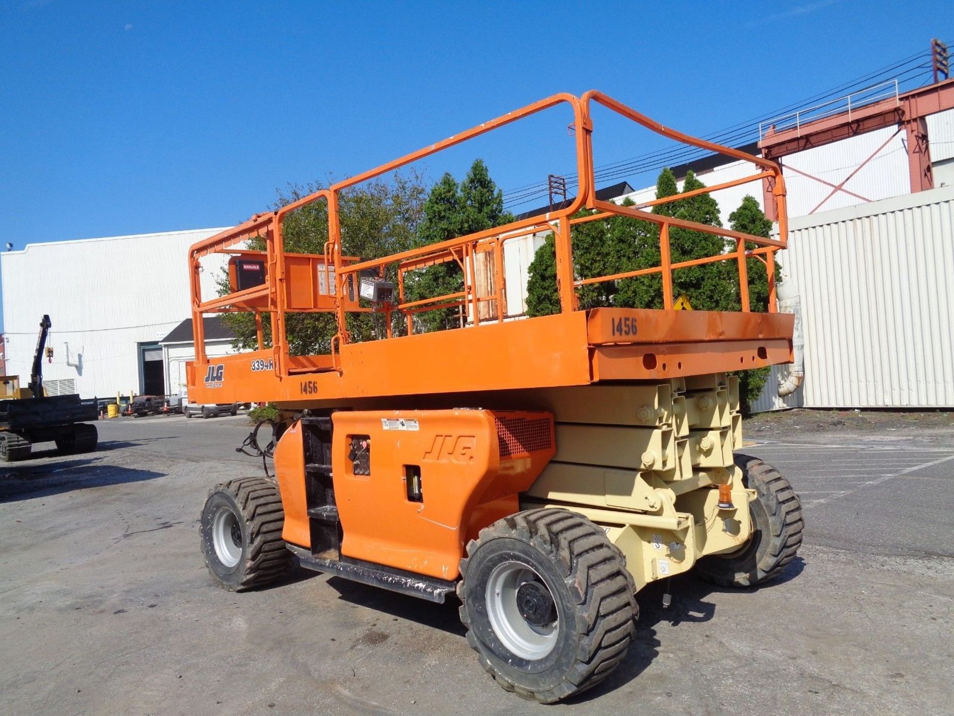 JLG 3394RT 33ft Rough Terrain Scissor Lift - Image 10 of 11