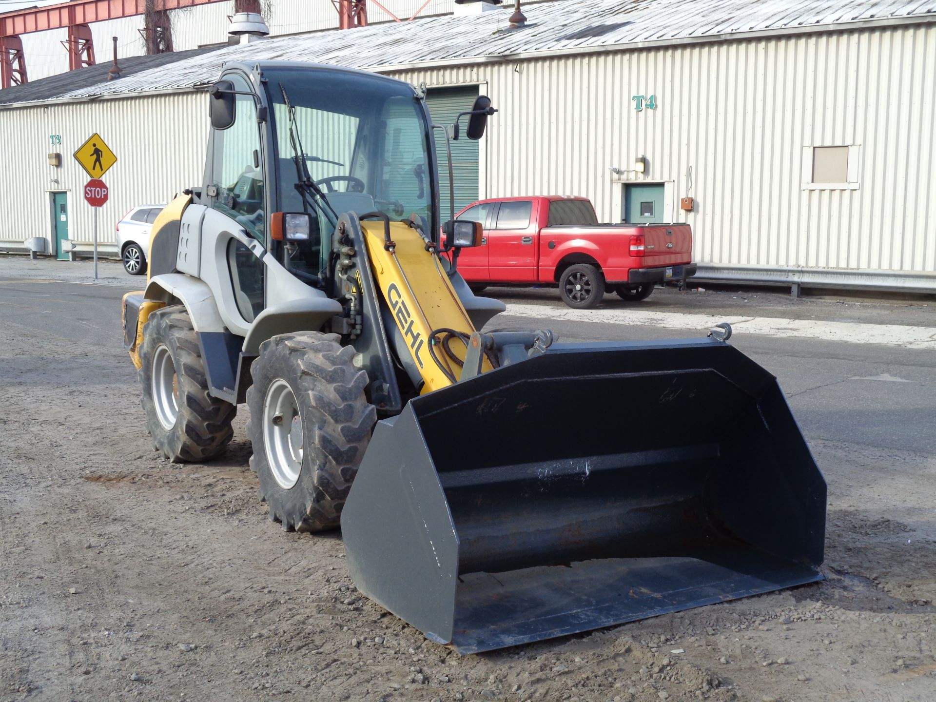 Gehl 341-02 Wheel Loader - Image 17 of 19